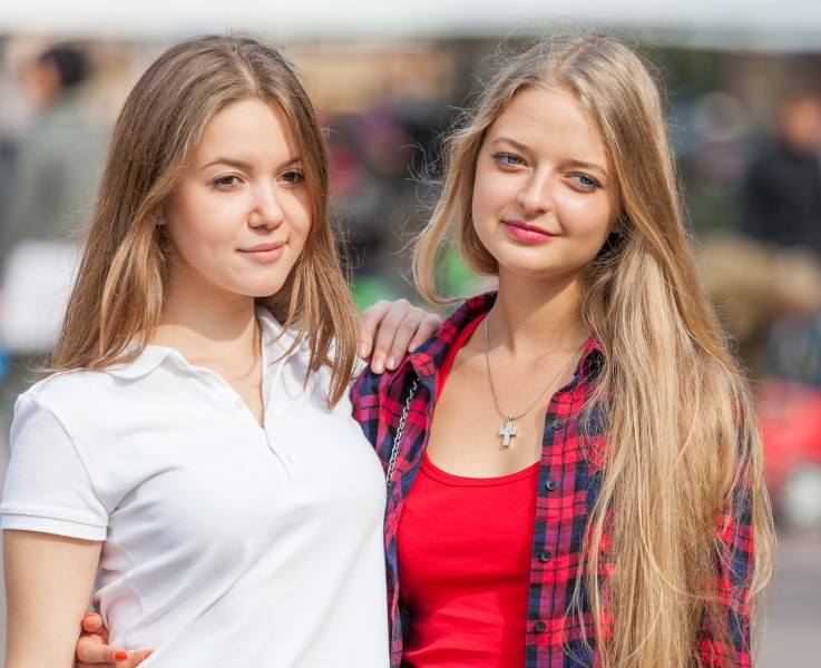 two cute girls photographed in September 2014, picture 3