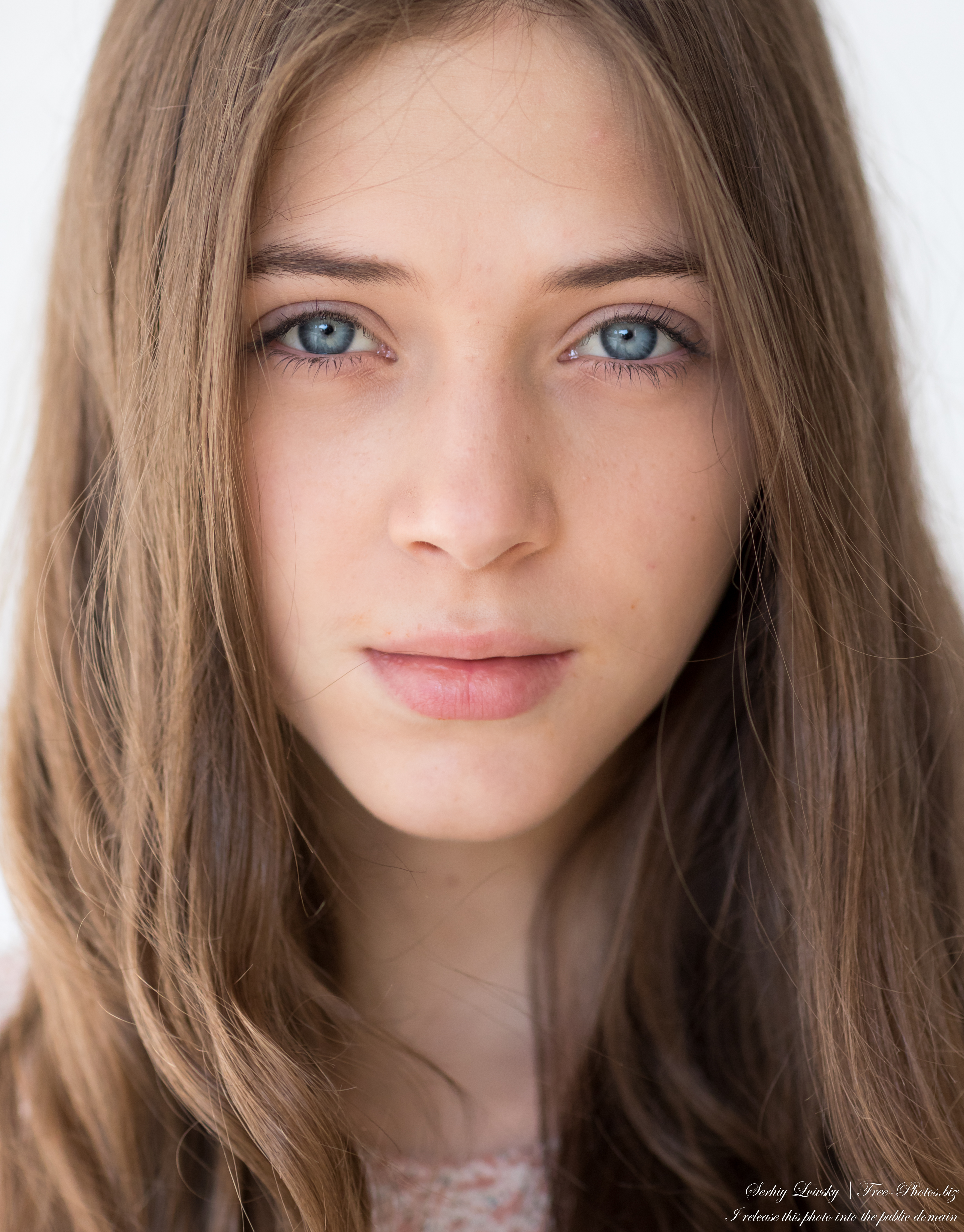 Sophia - a 17-year-old creation of God with blue eyes photographed in October 2021 by Serhiy Lvivsky, portrait 5 out of 27
