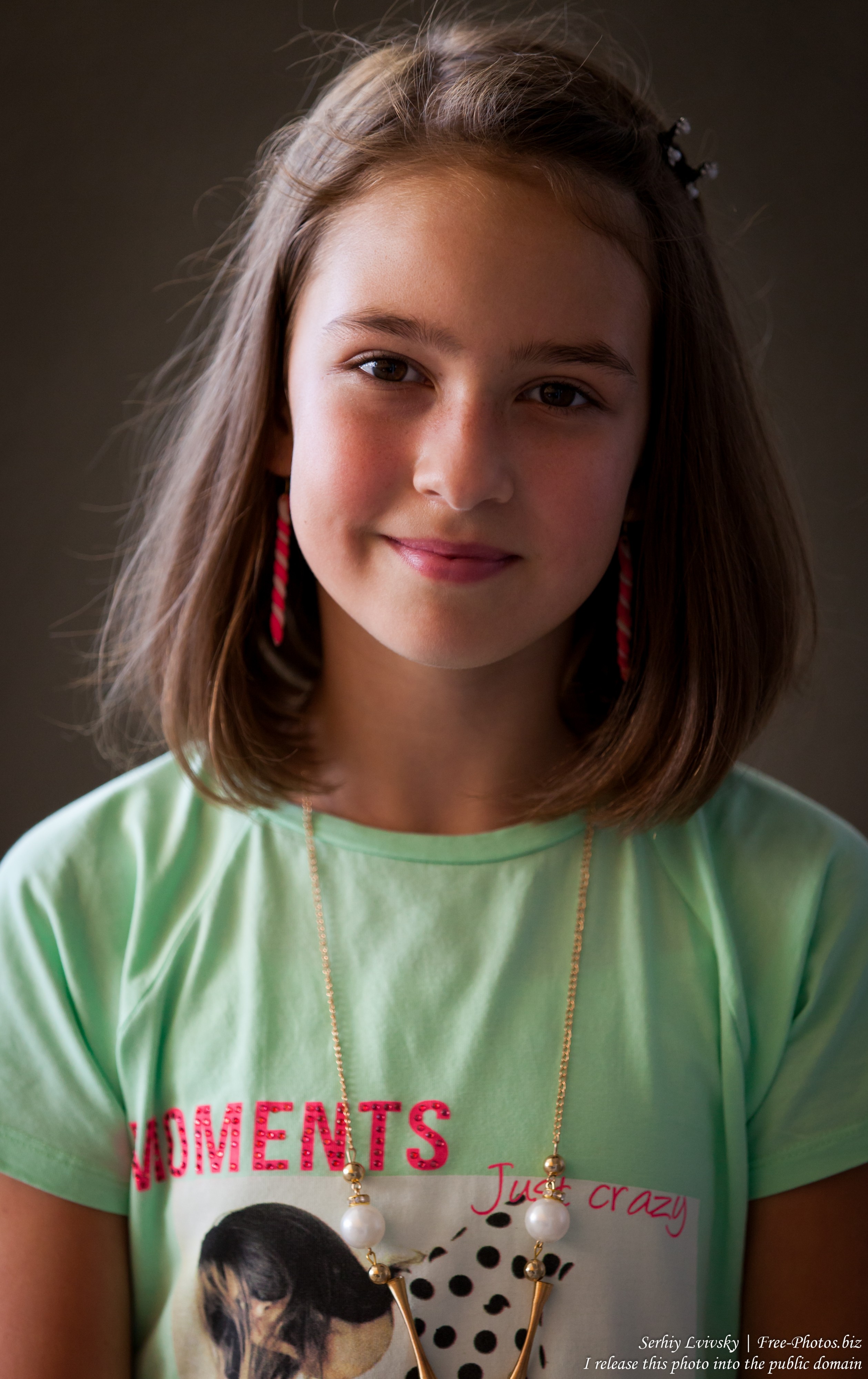 a 12-year-old girl photographed in July 2015 by Serhiy Lvivsky, picture 1