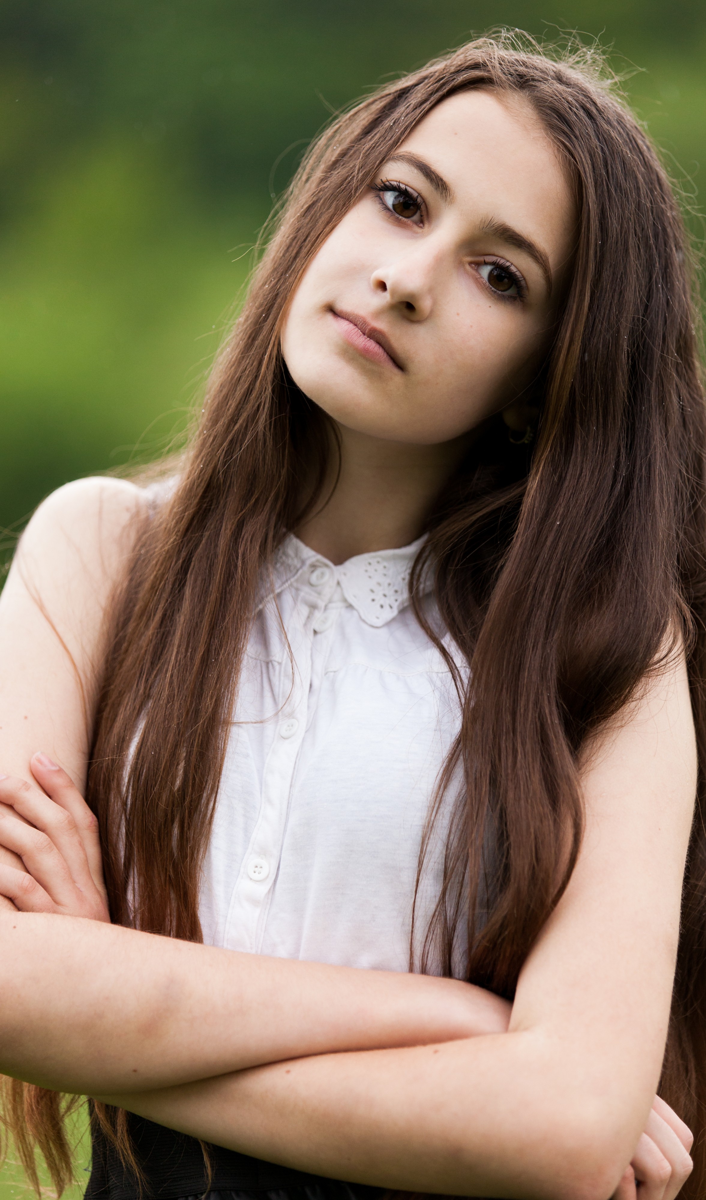a 13-year-old brunette girl photographed in May 2015, picture 23