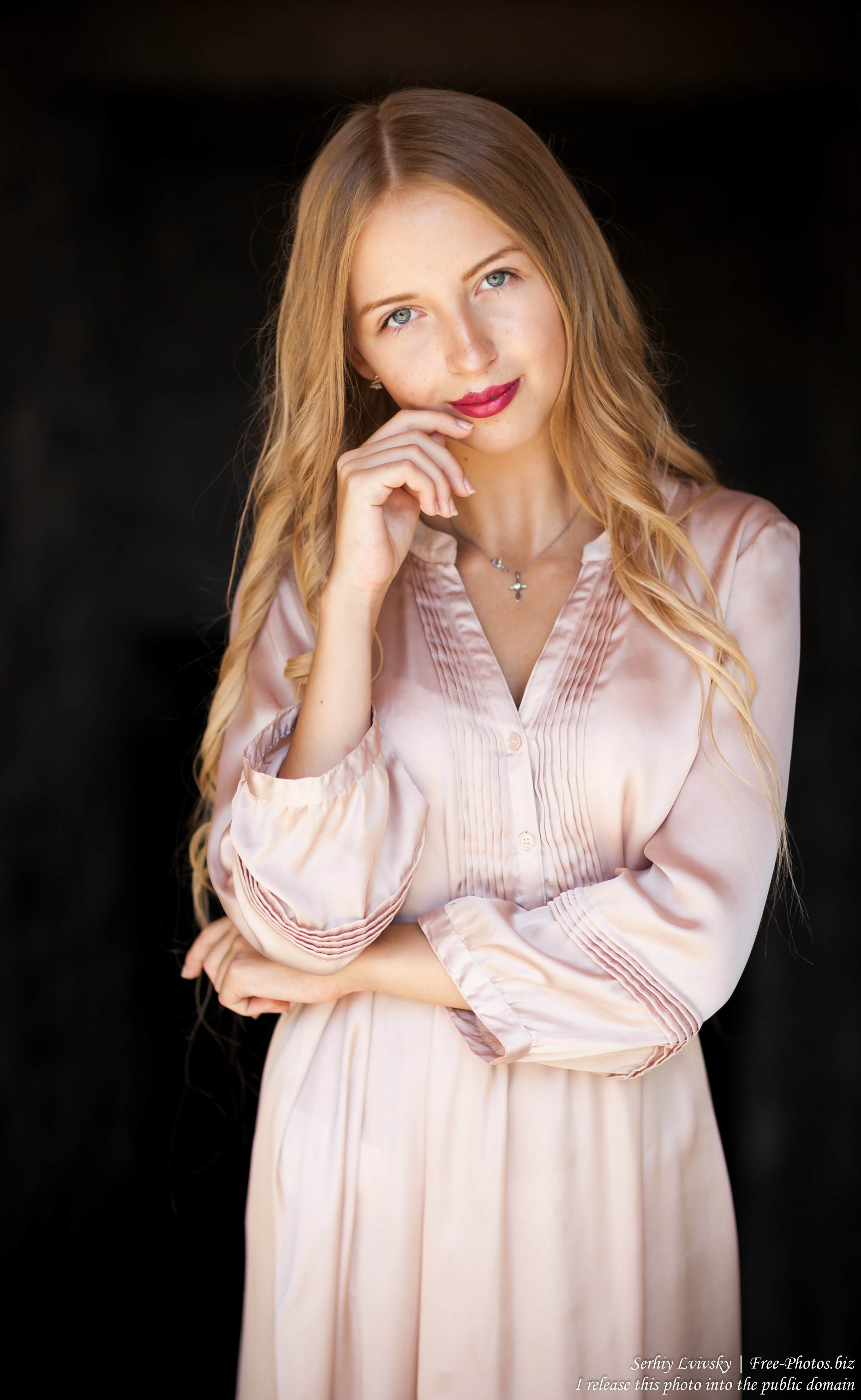 Ania - a 14-year-old natural blonde girl photographed by Serhiy Lvivsky in August 2017, picture 2