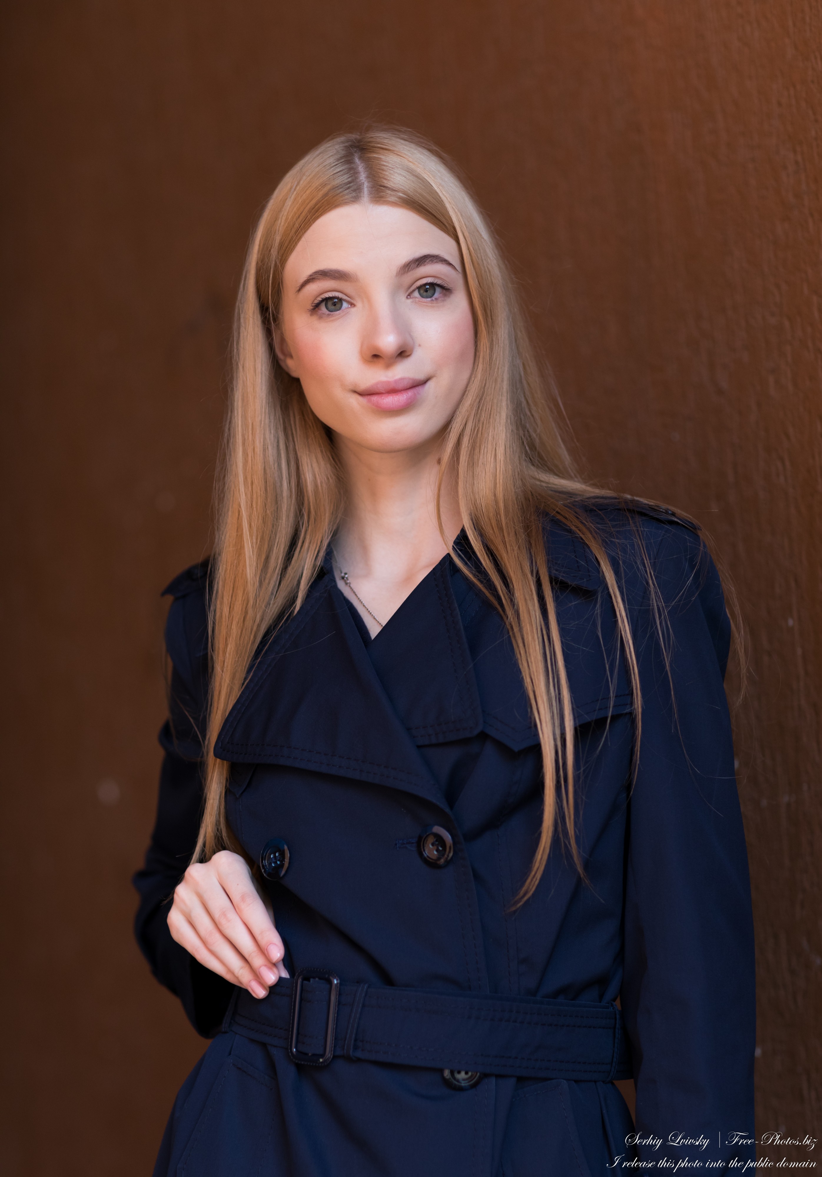Anna - an 18-year-old girl photographed in October 2020 by Serhiy Lvivsky, picture 11