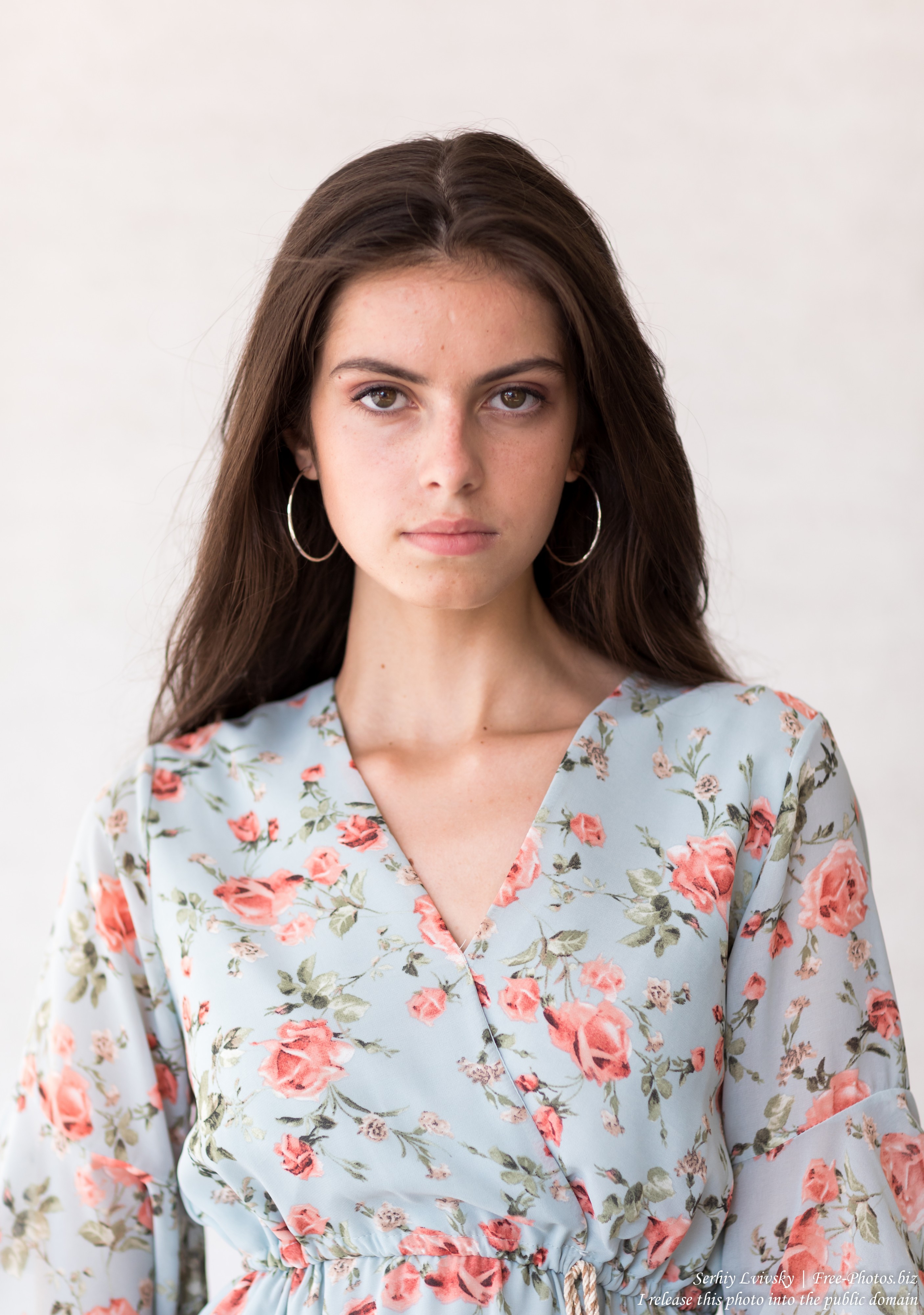 Christina - a 16-year-old brunette girl photographed in July 2019 by Serhiy Lvivsky, picture 2