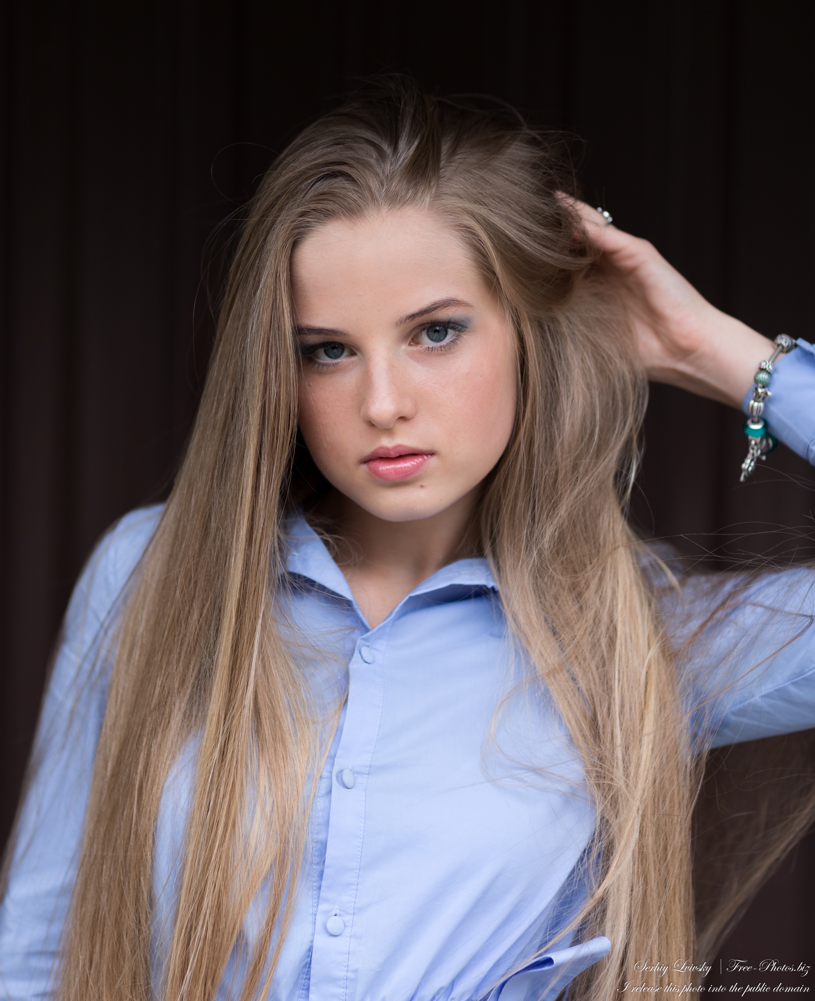 Diana - an 18-year-old natural blonde girl photographed in August 2020 by Serhiy Lvivsky, picture 25