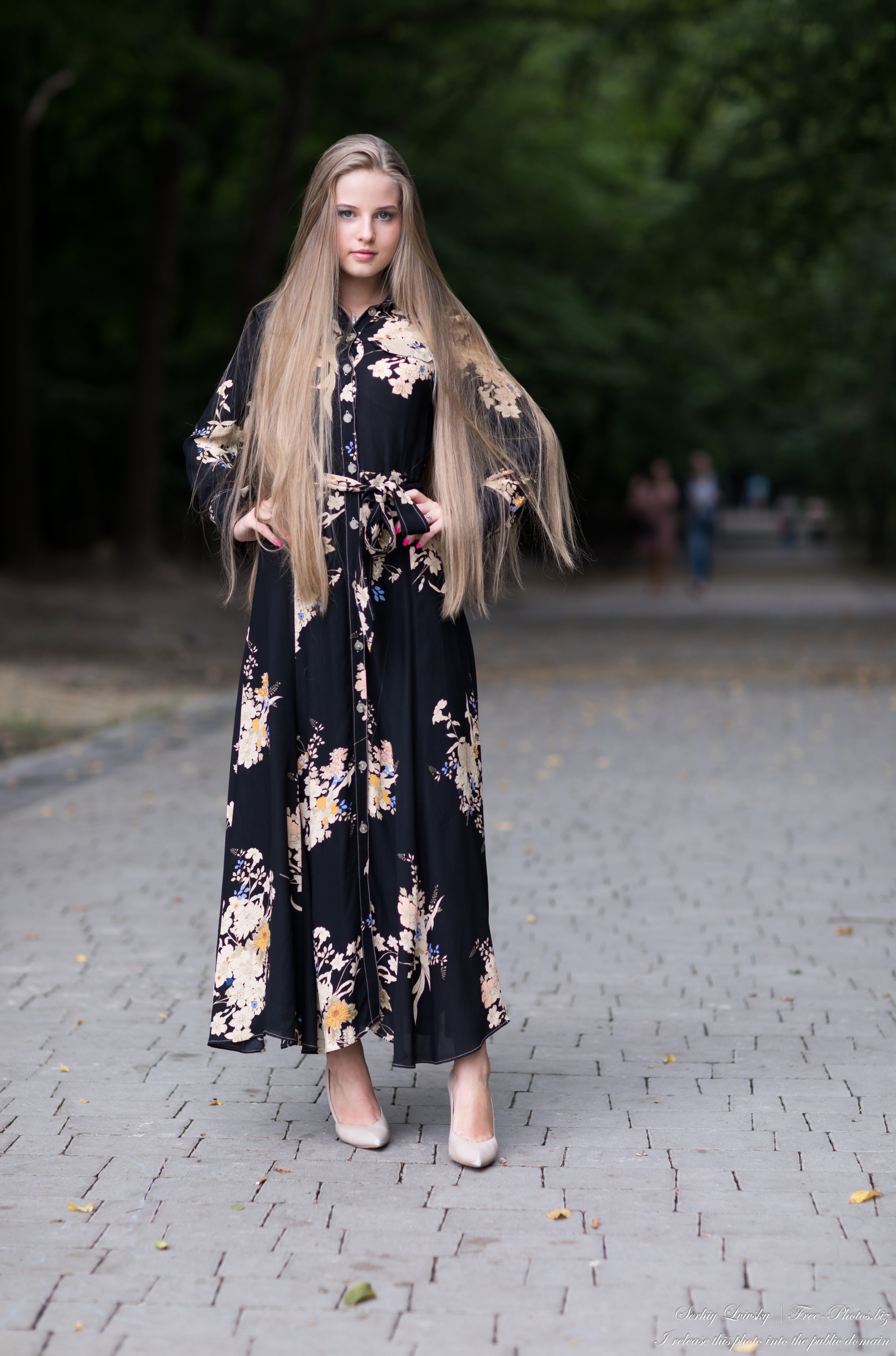 Diana - an 18-year-old natural blonde girl photographed in August 2020 by Serhiy Lvivsky, picture 35