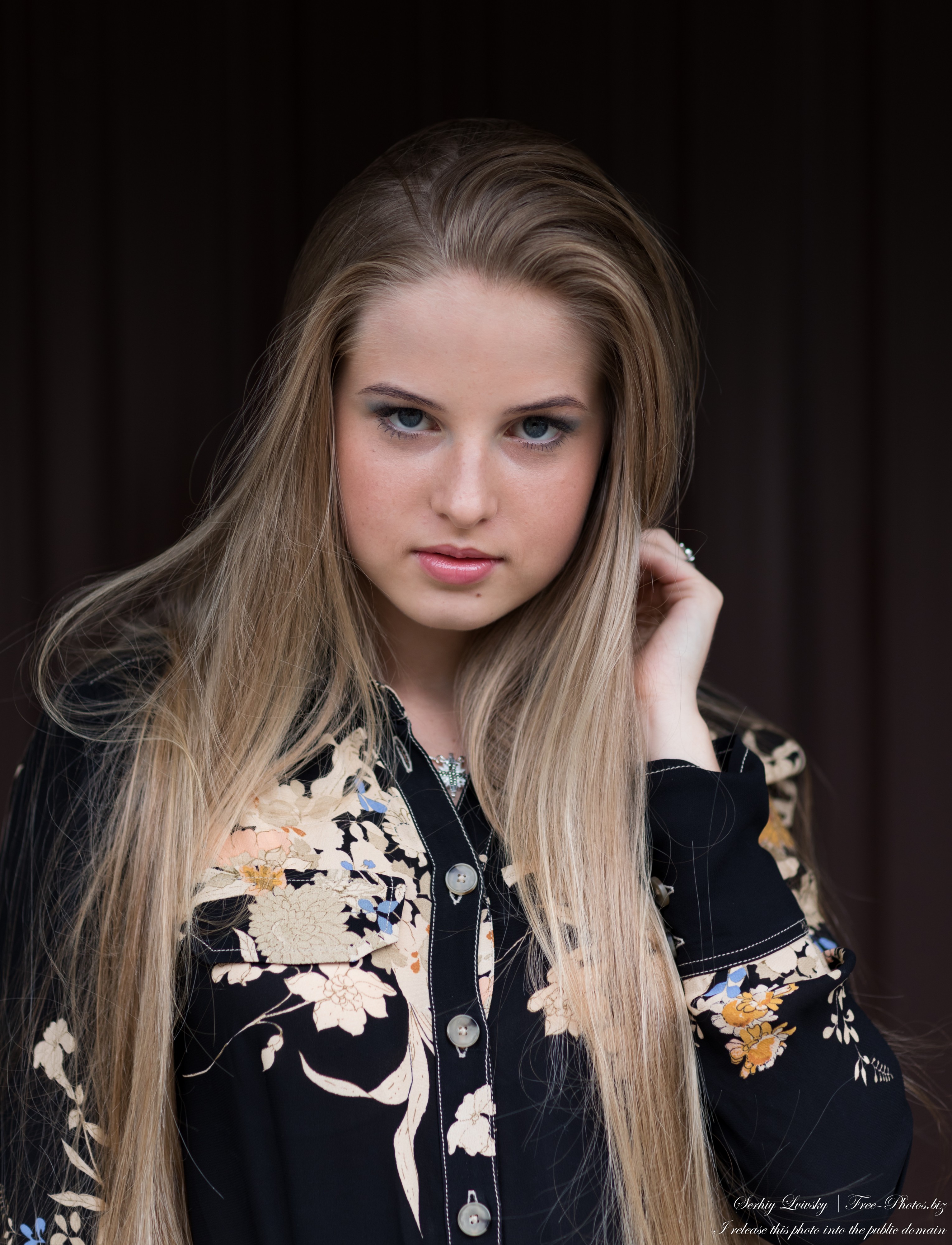 Diana - an 18-year-old natural blonde girl photographed in August 2020 by Serhiy Lvivsky, picture 41