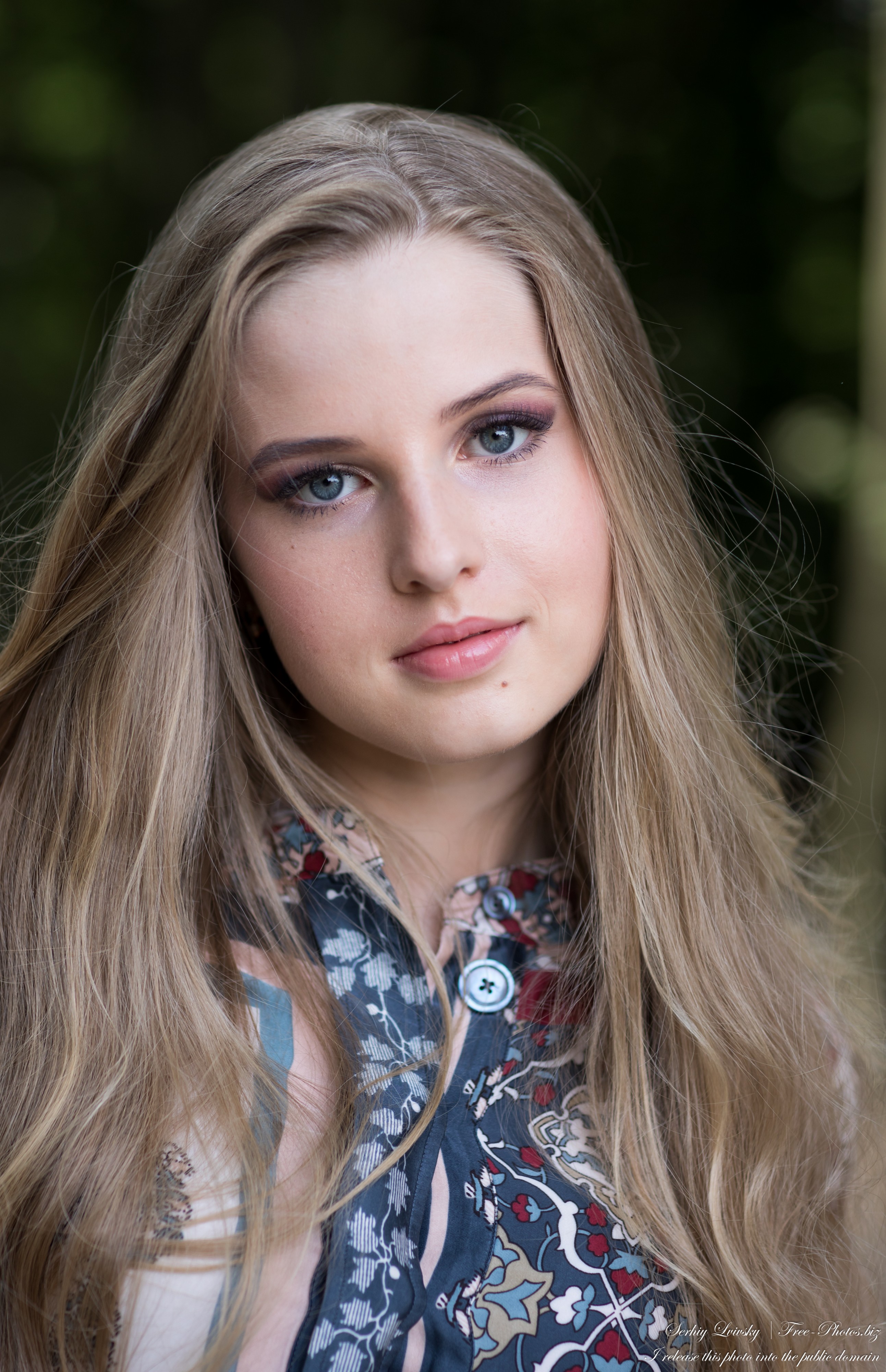 Diana - an 18-year-old natural blonde girl photographed by Serhiy Lvivsky in July 2020, picture 28