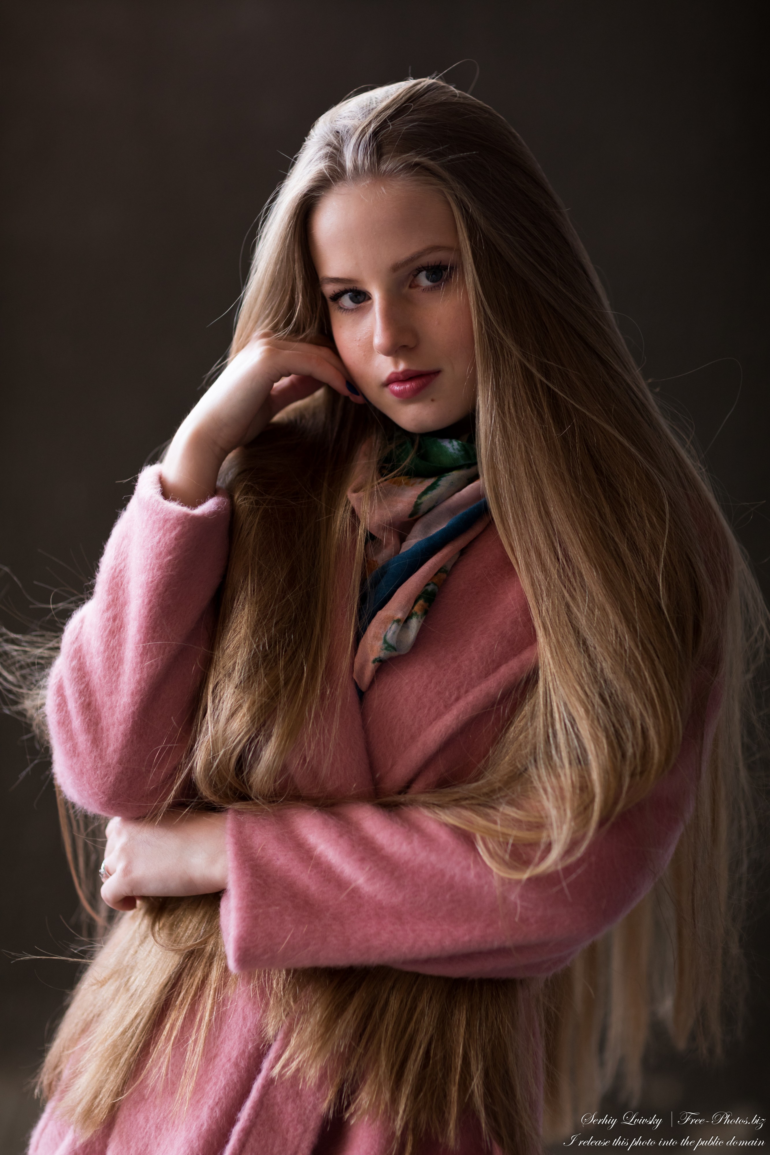 Diana  - an 18-year-old natural blonde girl photographed in October 2020 by Serhiy Lvivsky, picture 10