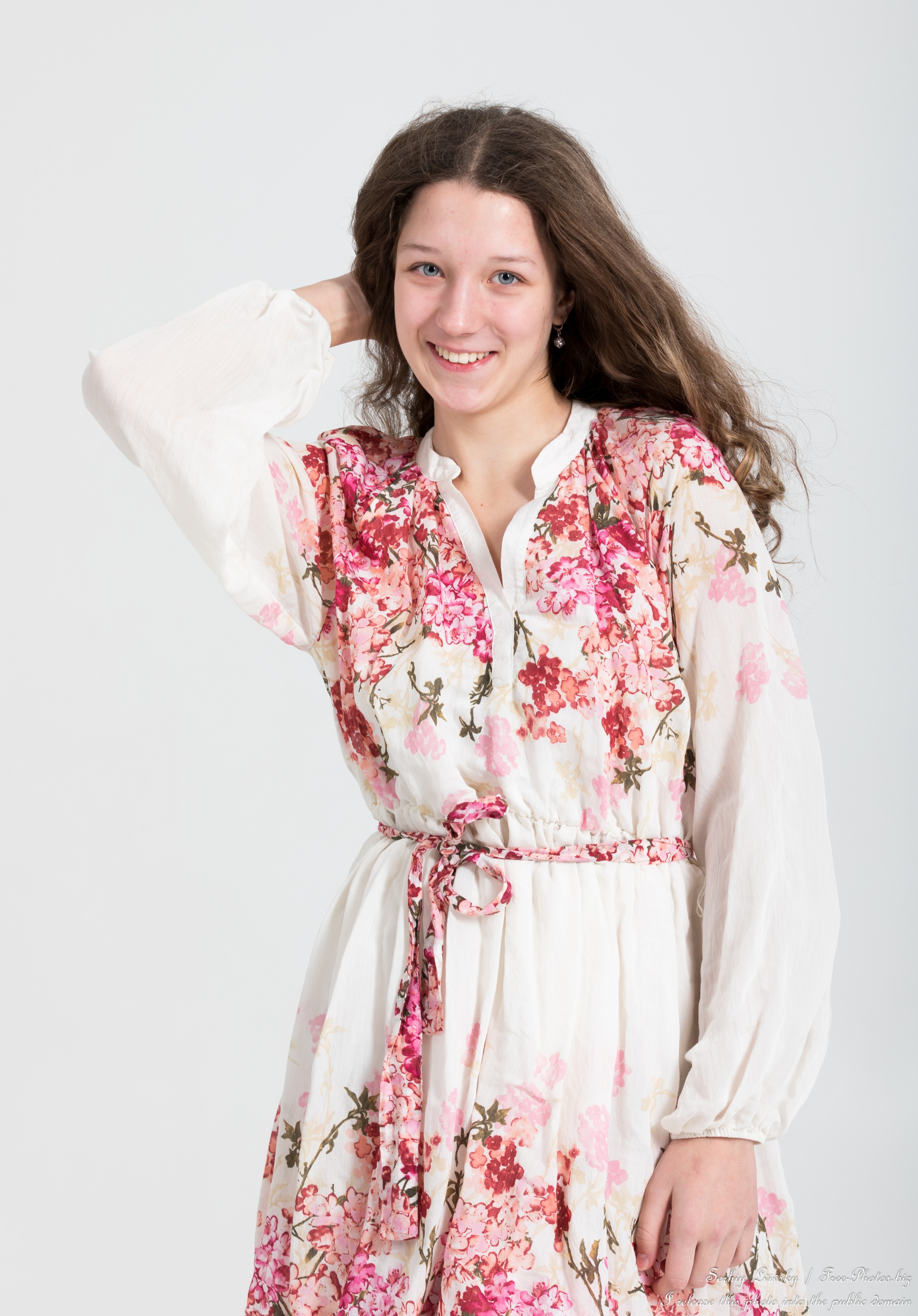 Emilia - a 13-year-old Catholic girl, the first photo session by Serhiy Lvivsky, taken in December 2025, picture 6