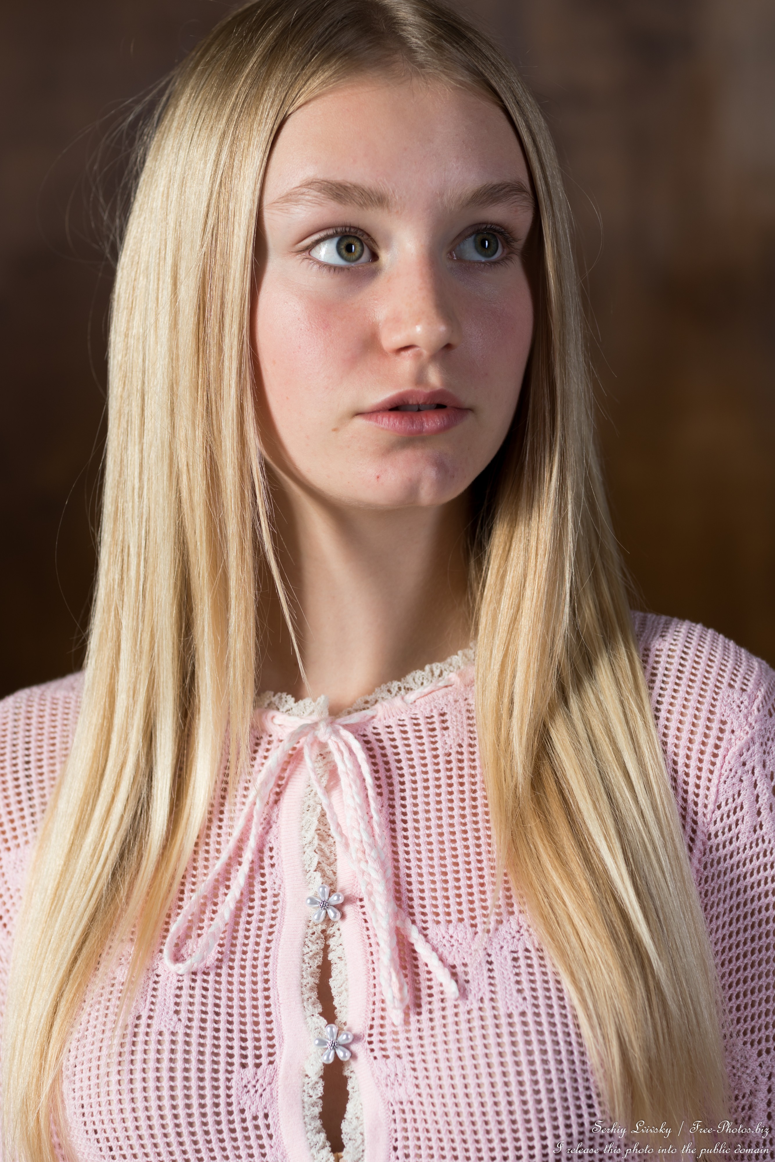 Eva - a 15-year-old natural blonde girl with big green eyes, the first photo session by Serhiy Lvivsky, taken in May 2025, picture 4