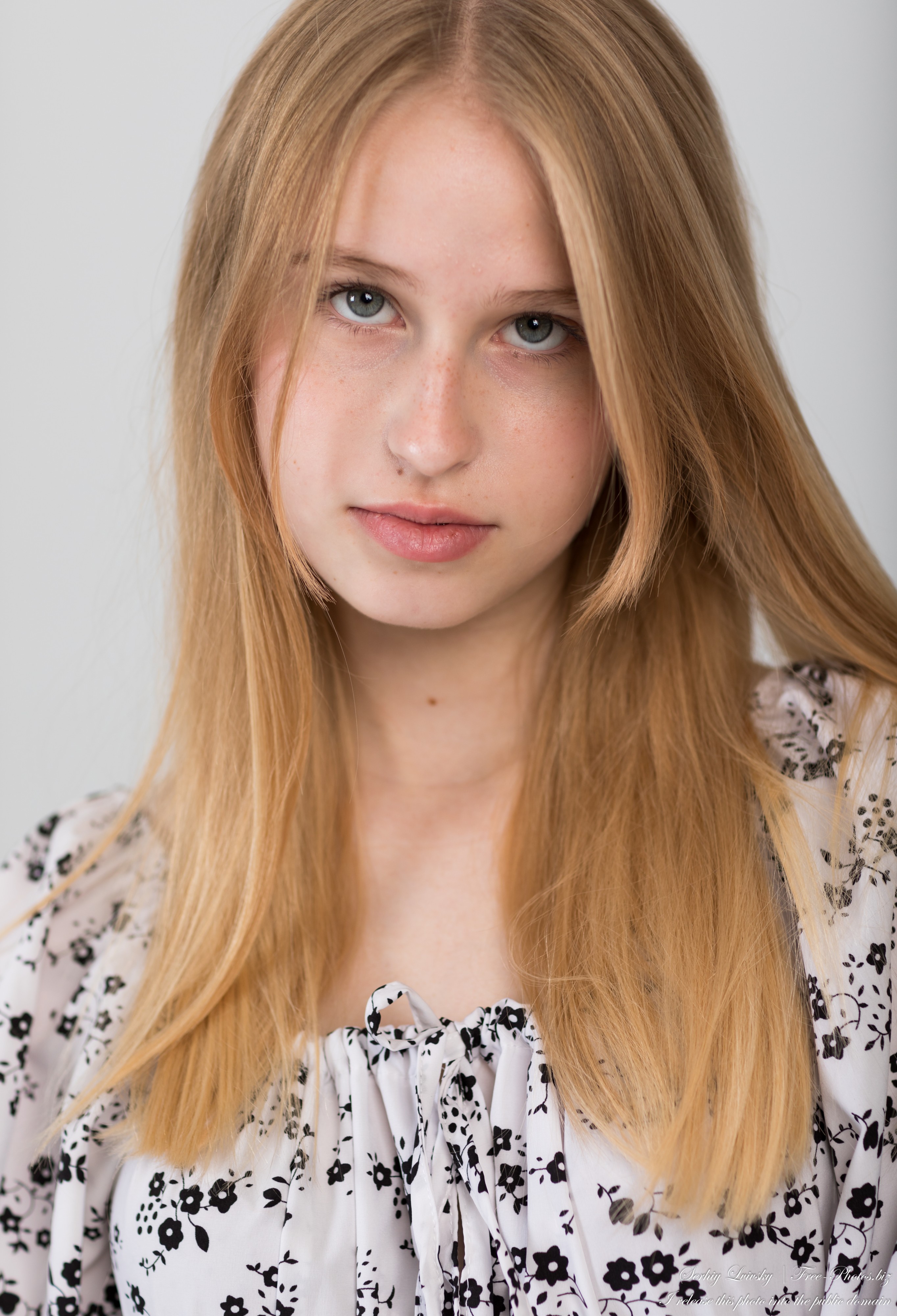 Joanna - a 15-year-old girl with natural big lips and natural blonde hair photographed in August 2023 by Serhiy Lvivsky, picture 8