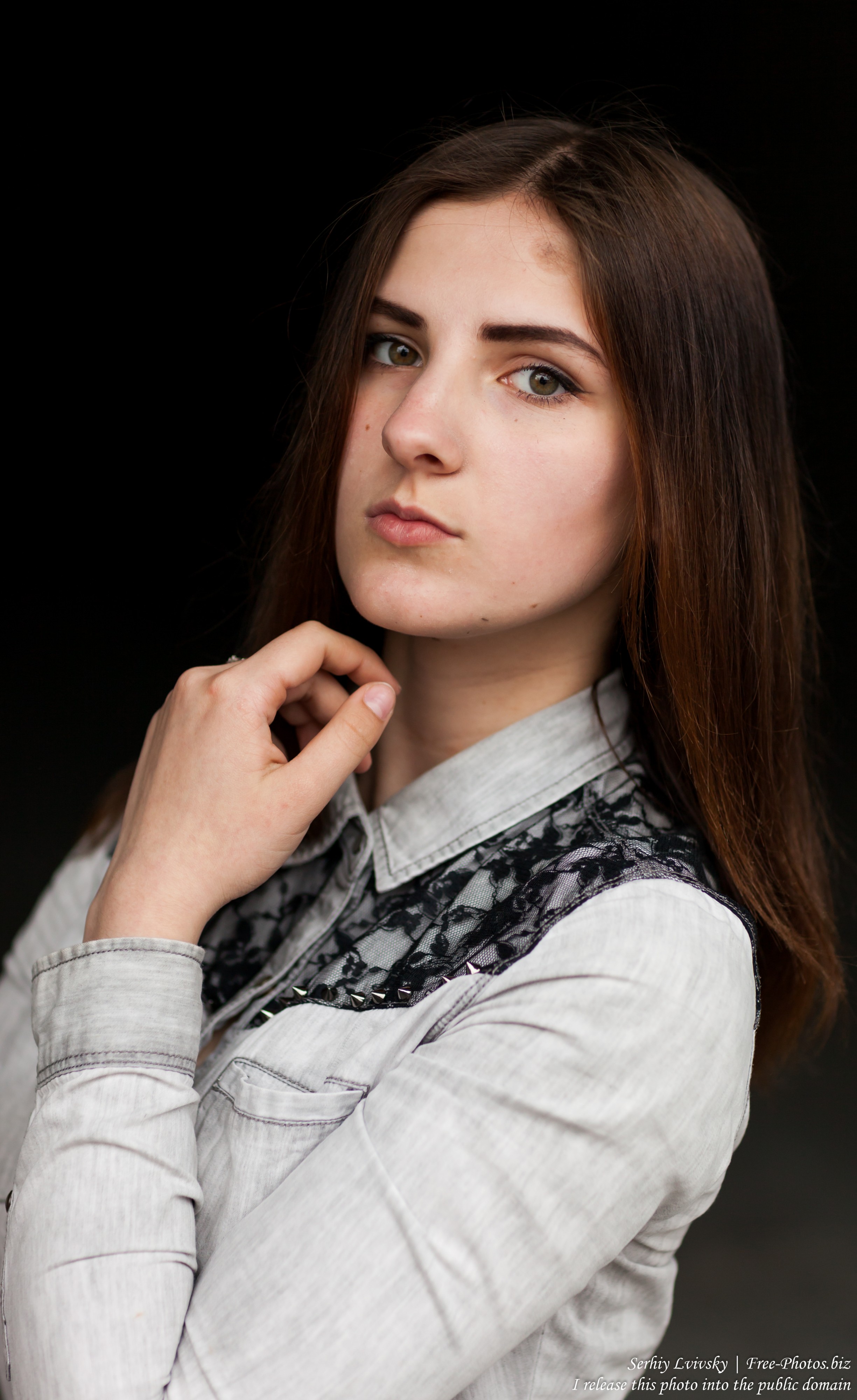Klava - a 15-year-old brunette girl photographed in May 2017 by Serhiy Lvivsky, picture 7