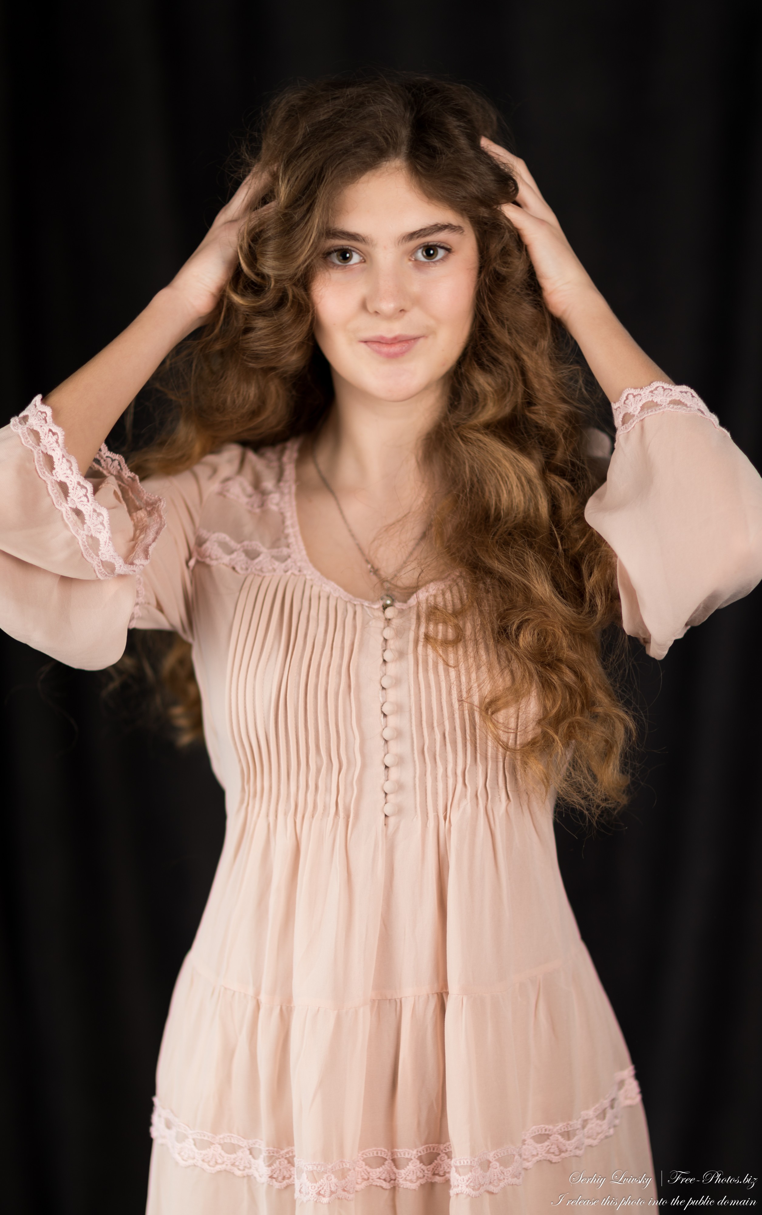 Kornelia - a 15-year-old girl with curly hair photographed in March 2023 by Serhiy Lvivsky, picture 2