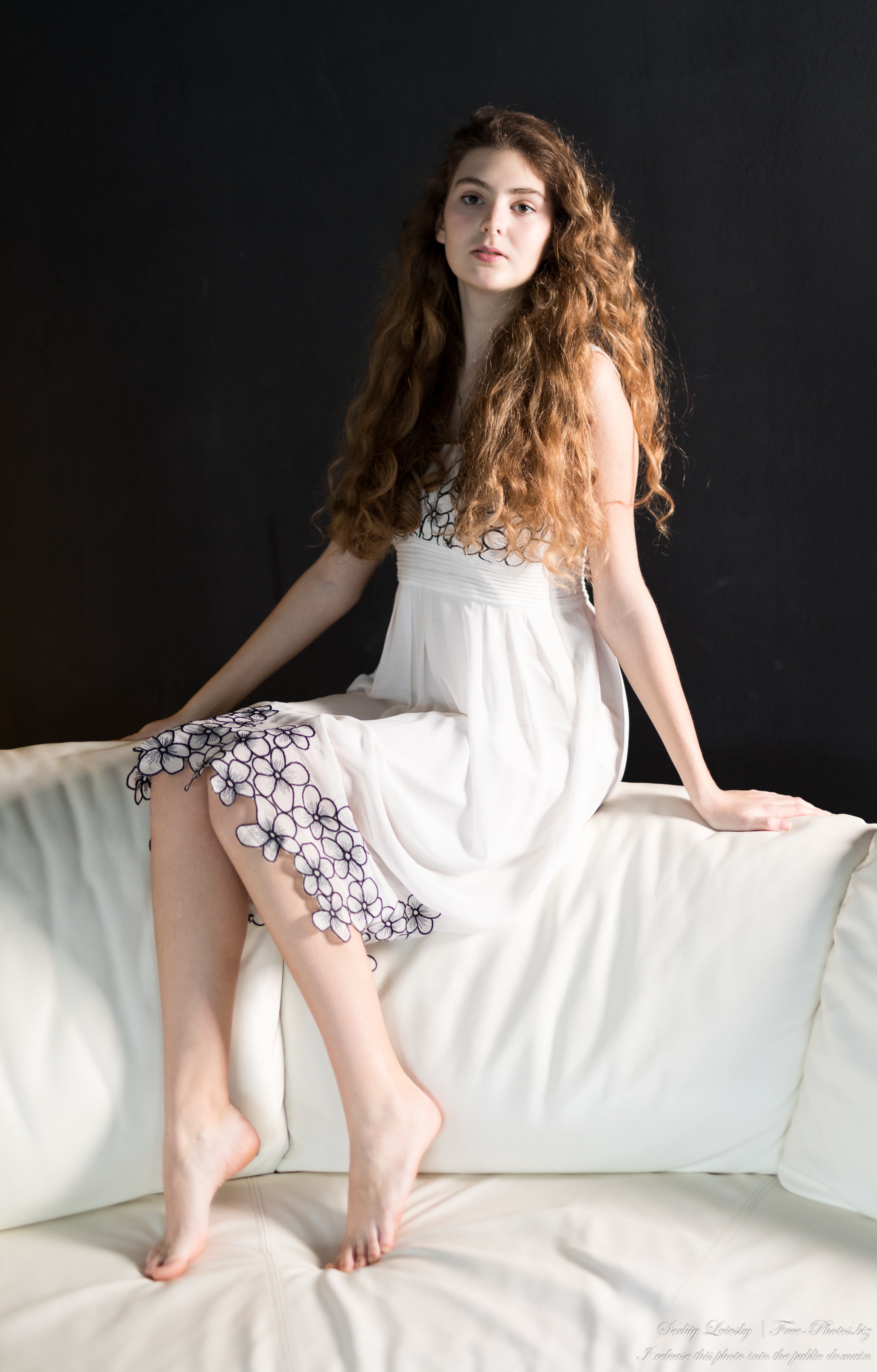 Kornelia - a 15-year-old girl with curly hair photographed in March 2023 by Serhiy Lvivsky, picture 18