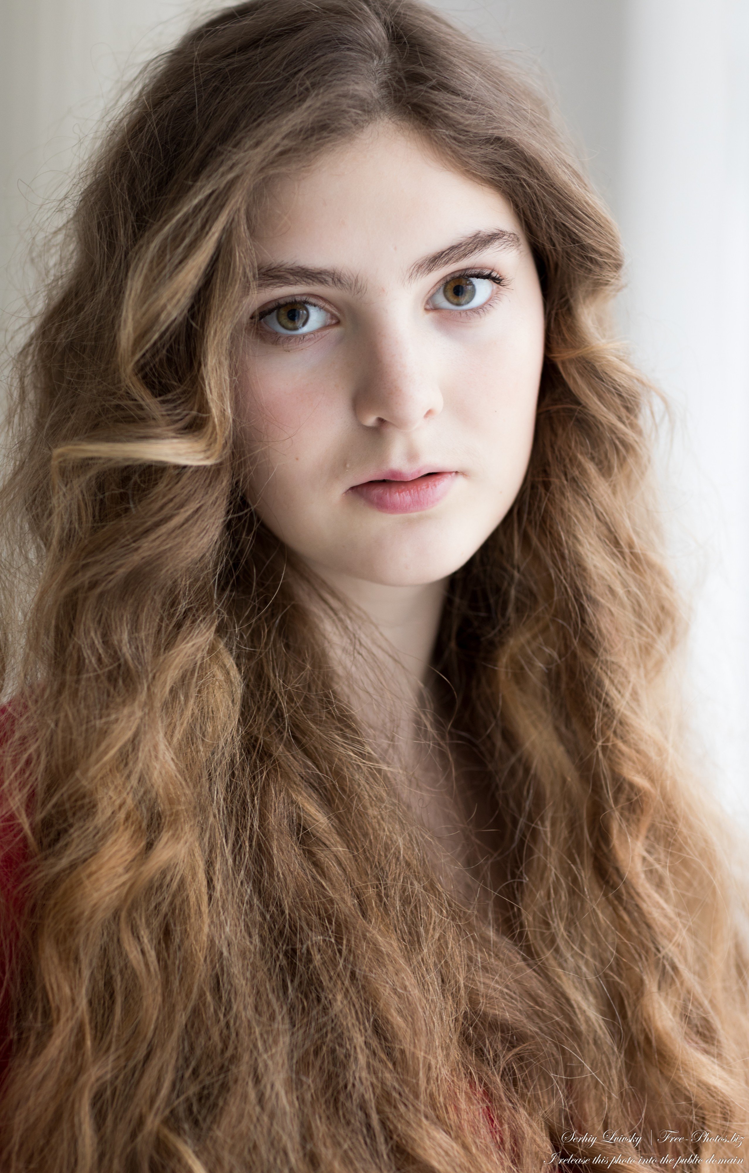 Kornelia - a 15-year-old girl with curly hair photographed in March 2023 by Serhiy Lvivsky, picture 27