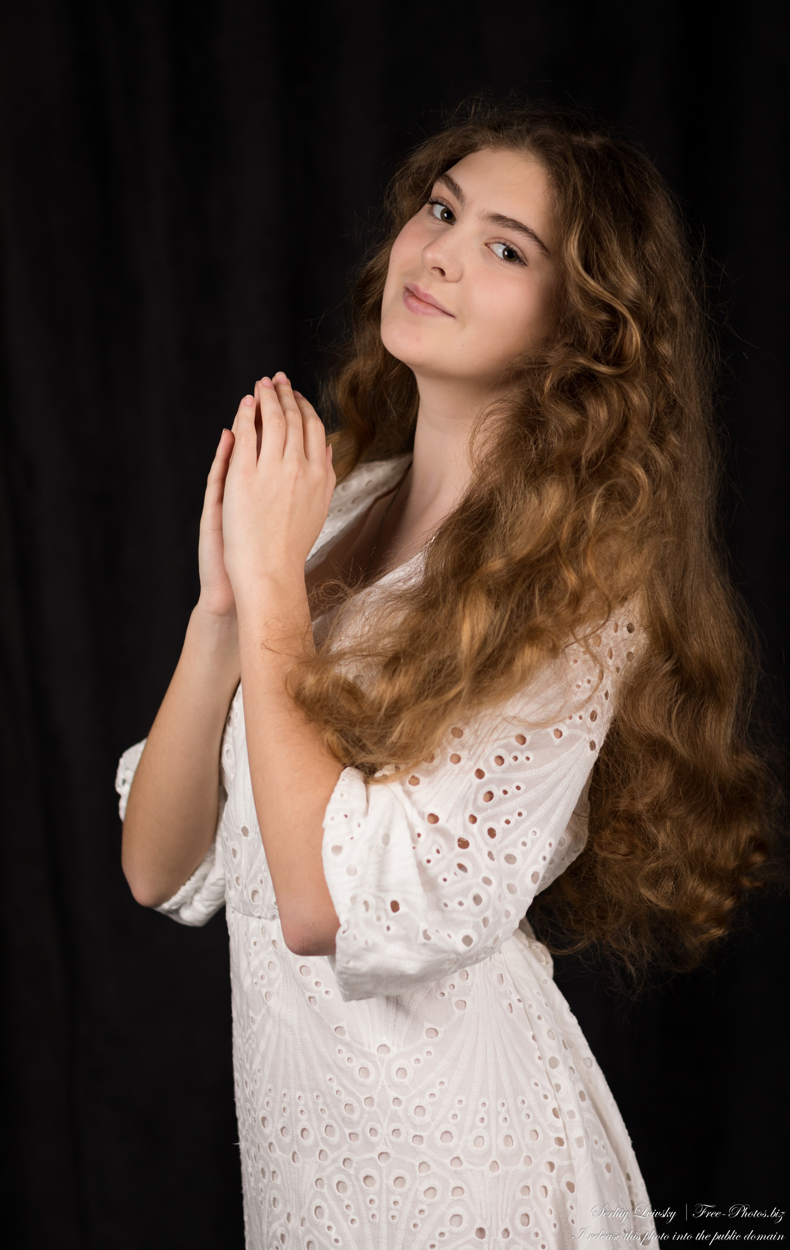Kornelia - a 15-year-old girl with natural curly hair photographed in April 2023 by Serhiy Lvivsky, picture 14