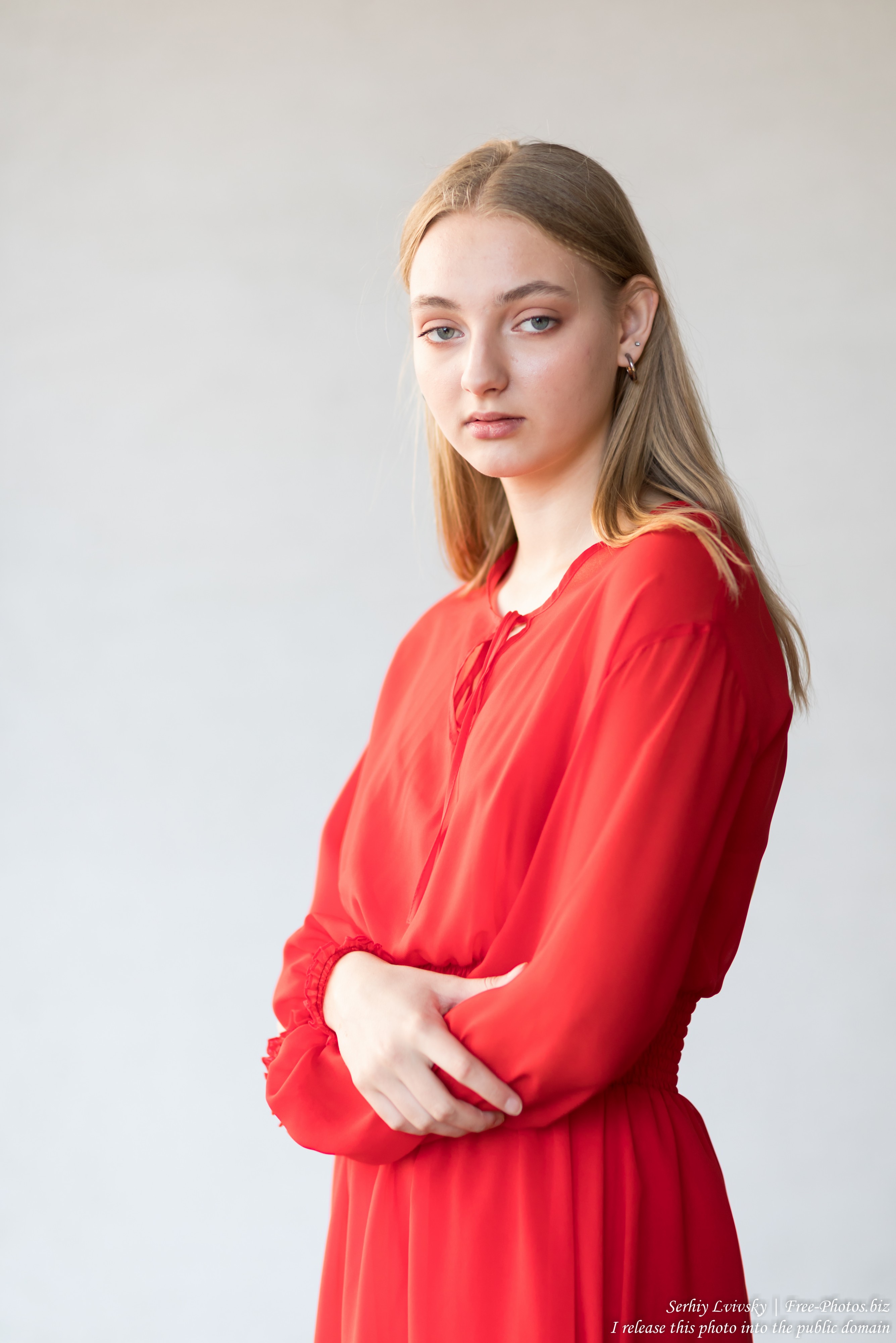 Nastia - a 16-year-old natural blonde girl photographed in September 2019 by Serhiy Lvivsky, picture 7