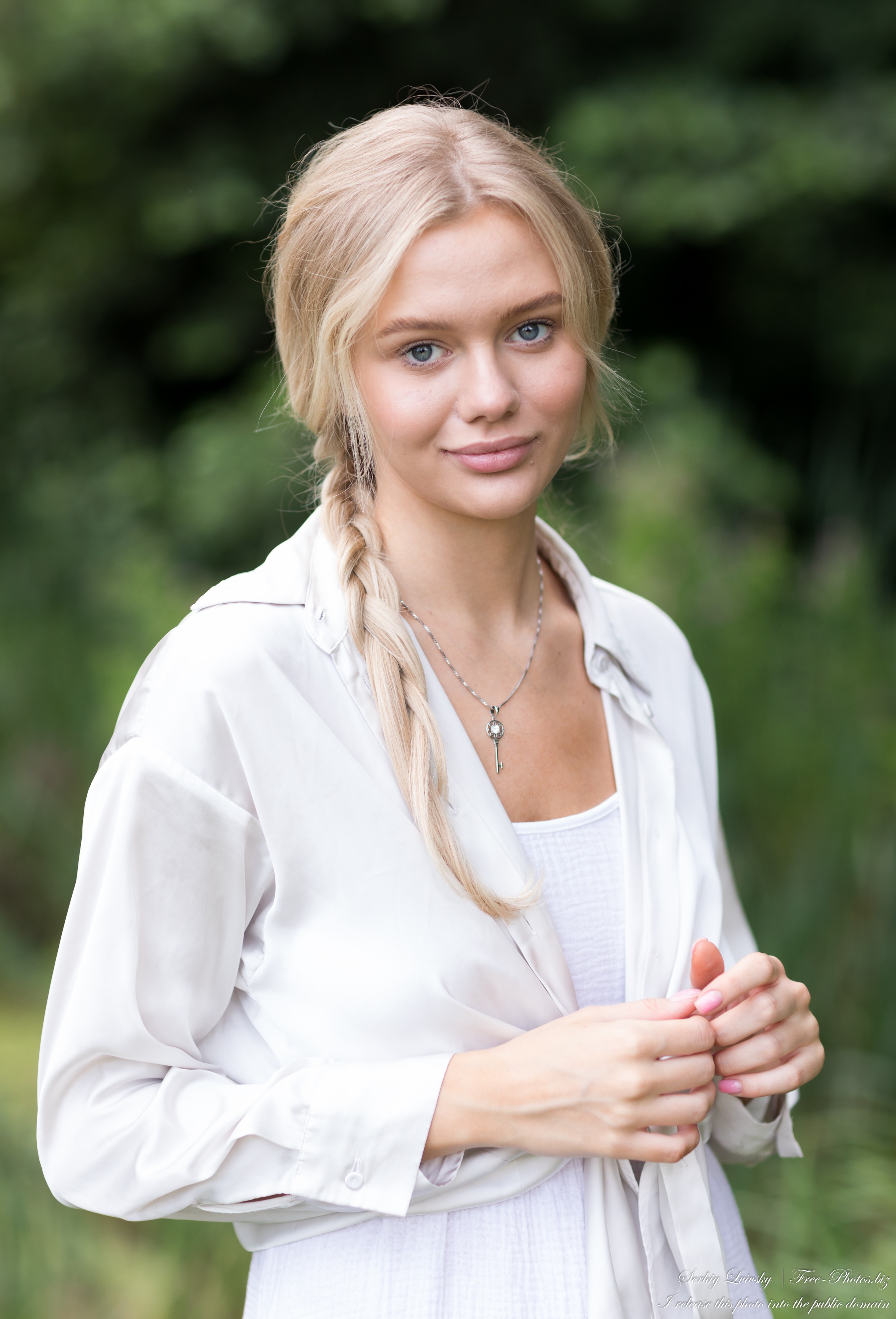 Oksana - a natural blonde 19-year-old girl photographed in July 2021 by Serhiy Lvivsky, picture 25