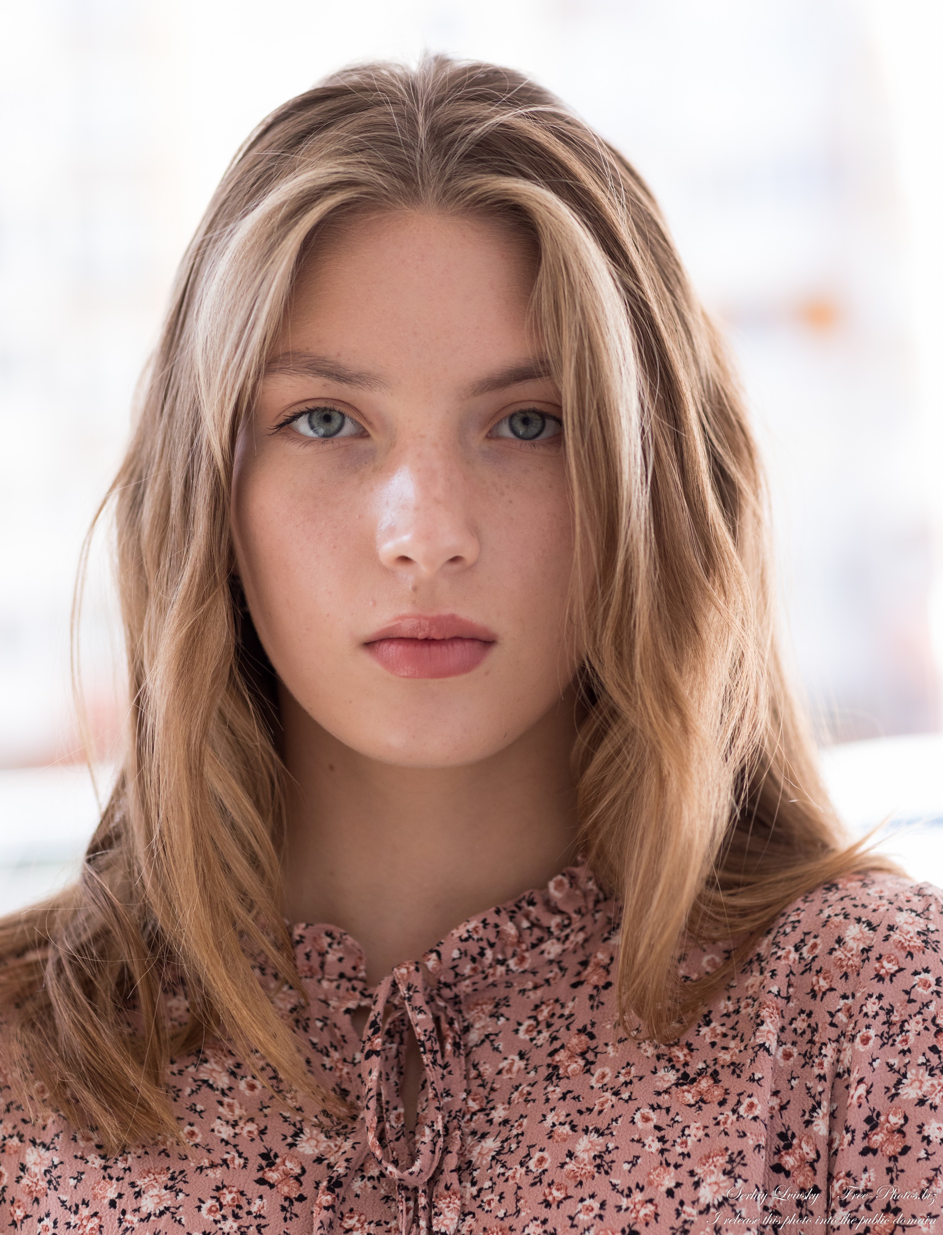 Sophia - a 17-year-old fair-haired girl photographed by Serhiy Lvivsky in September 2020, picture 18