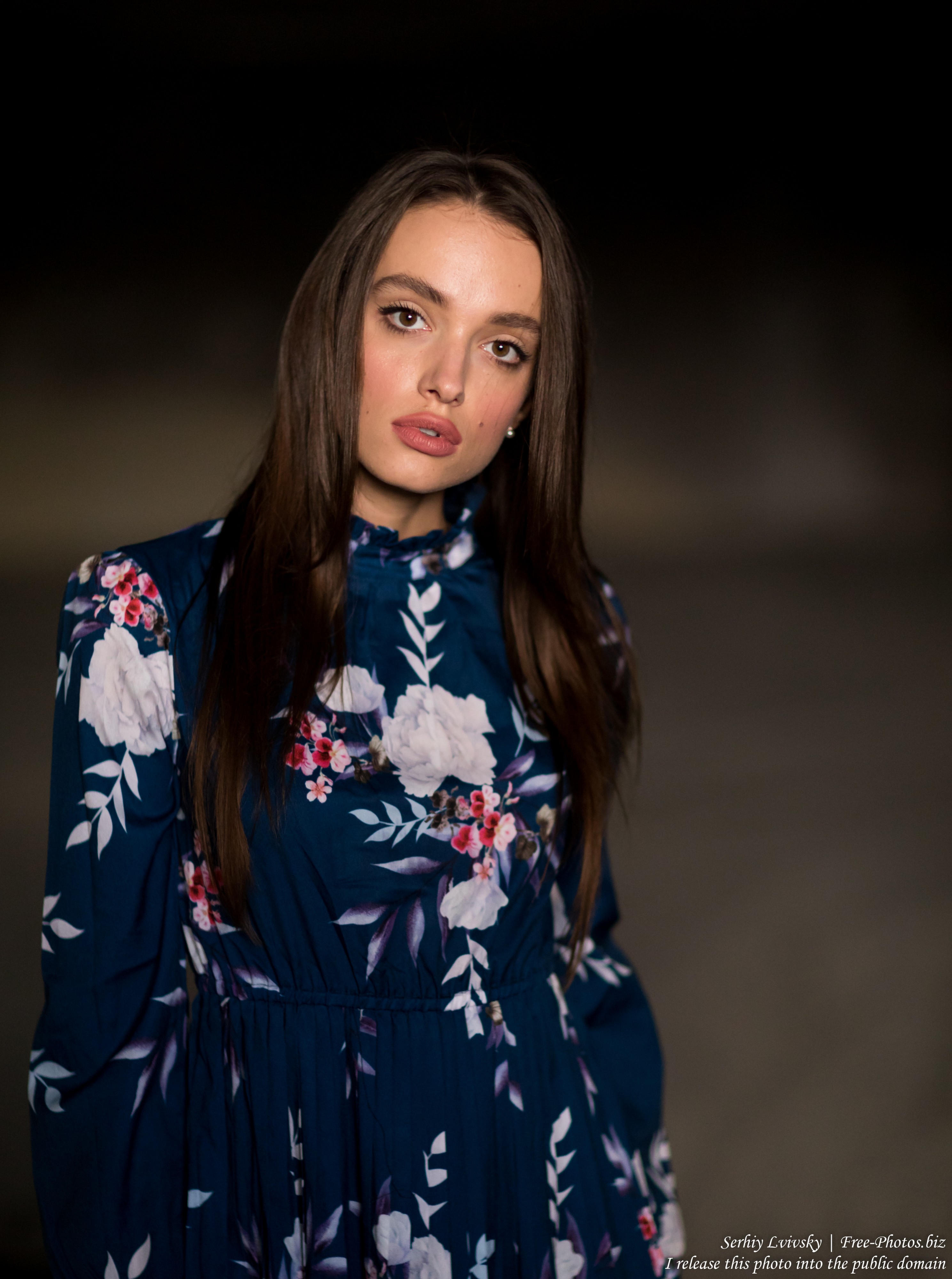 Tonya - a 23-year-old brunette girl photographed in August 2019 by Serhiy Lvivsky, picture 11