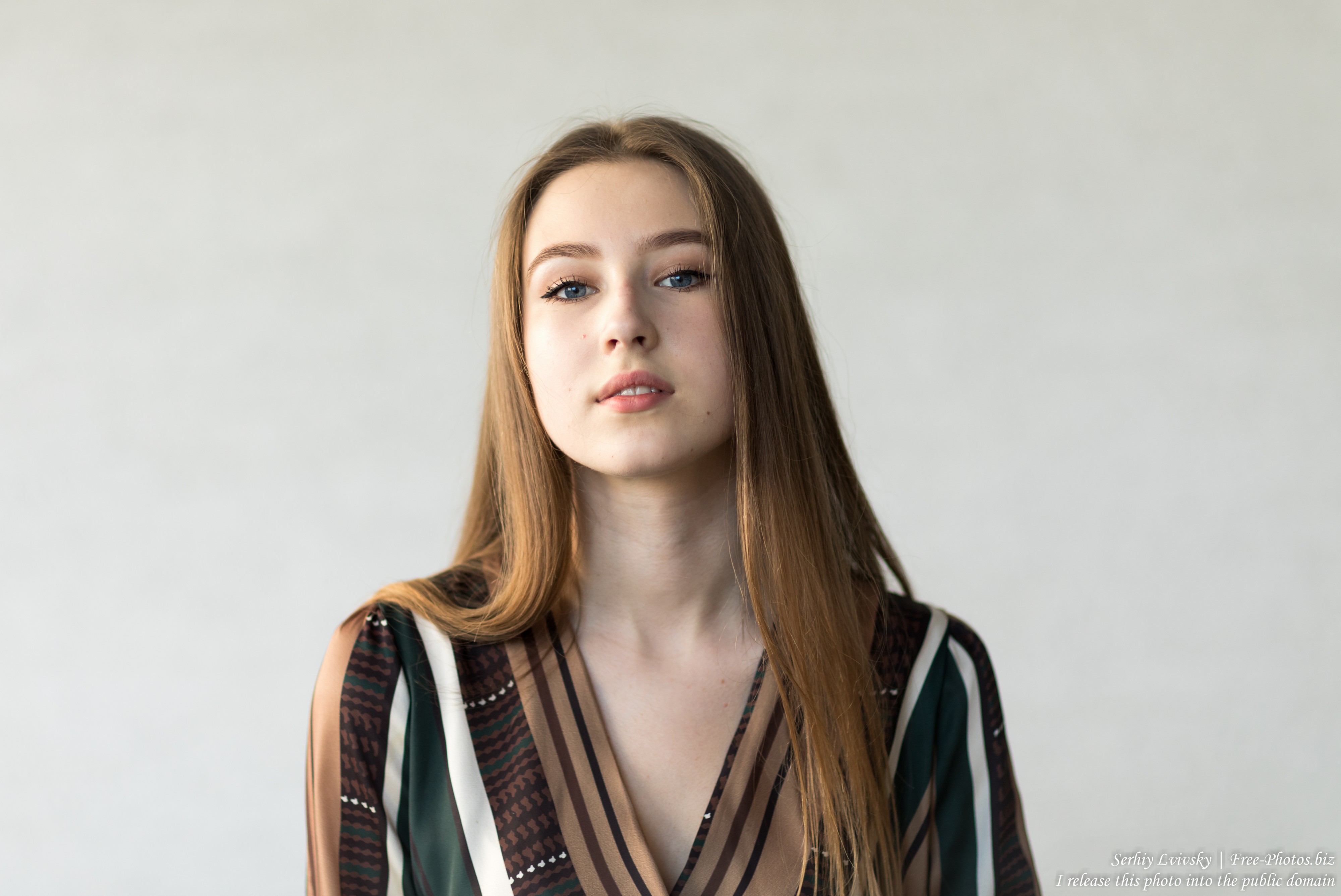 Vika - a 17-year-old girl with blue eyes and natural fair hair photographed in June 2019 by Serhiy Lvivsky, picture 1
