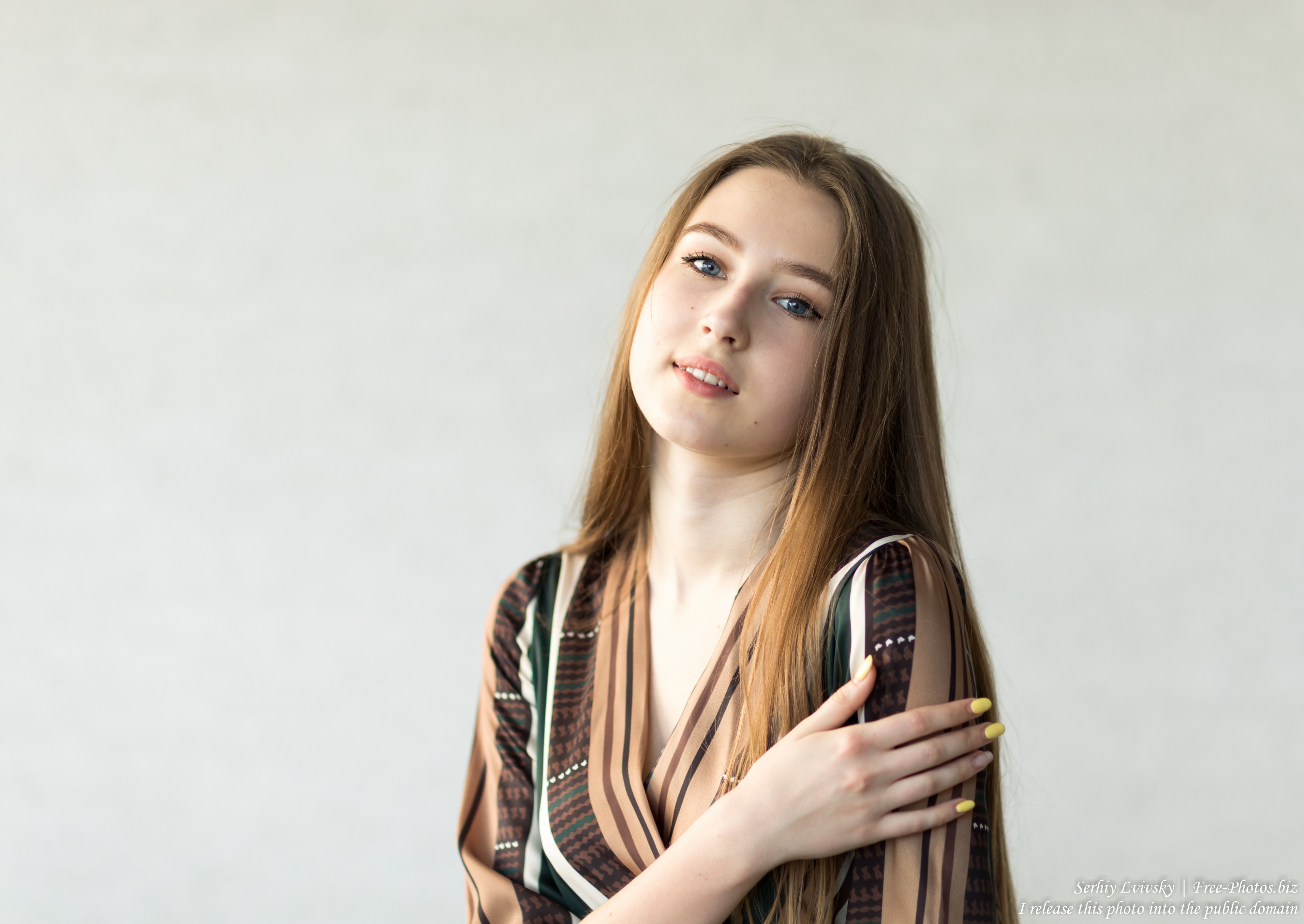 Vika - a 17-year-old girl with blue eyes and natural fair hair photographed in June 2019 by Serhiy Lvivsky, picture 2