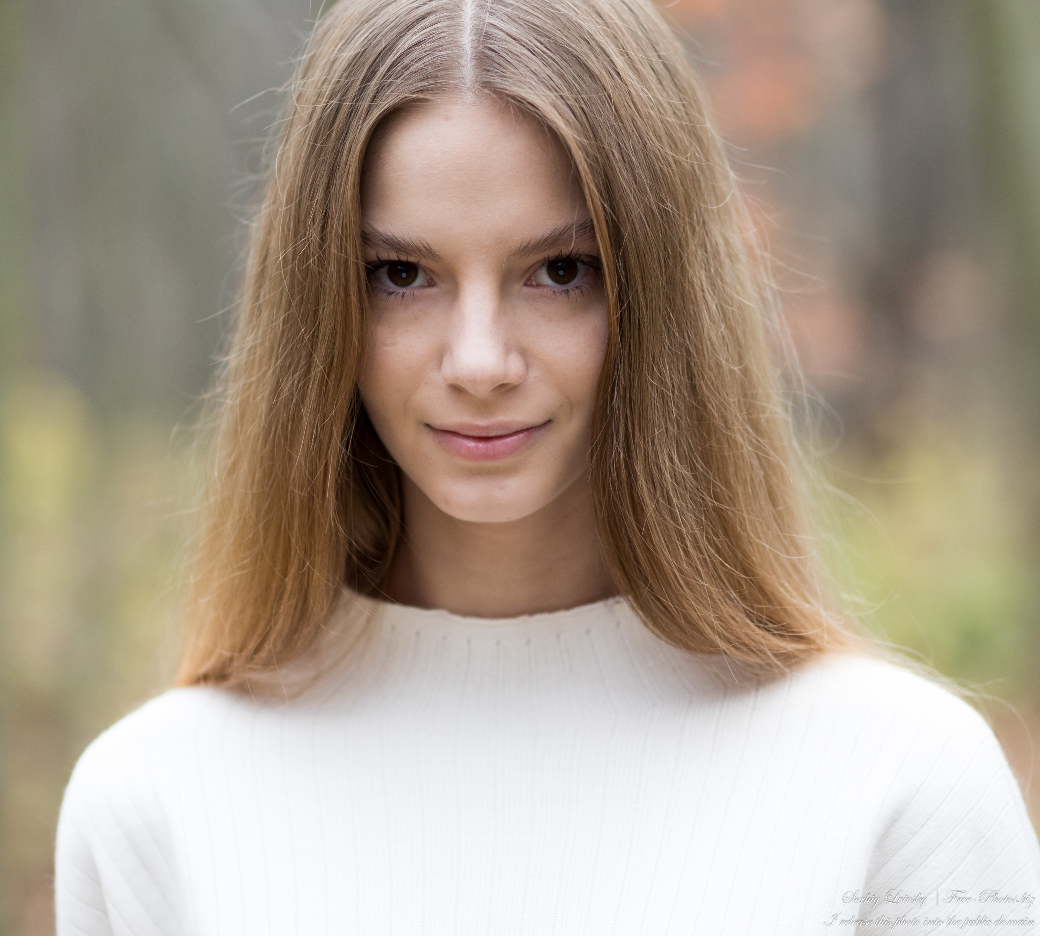 Vika - an 18-year-old God's creation with natural fair hair, photographed by Serhiy Lvivsky in November 2022, picture 30