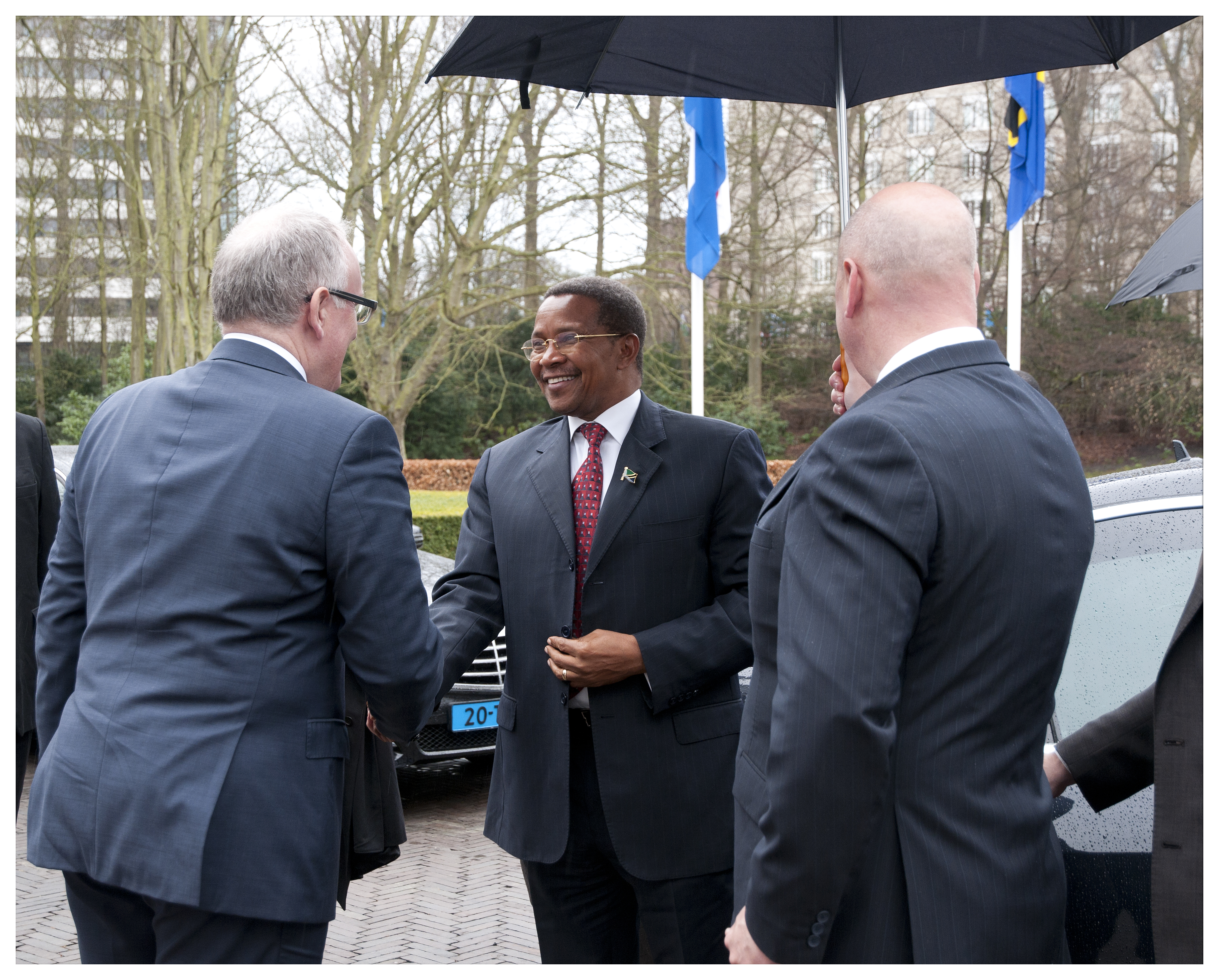 130415 Kikwete Pres Tanzania bij Timmermans Catshuis 2251 (12746467574)