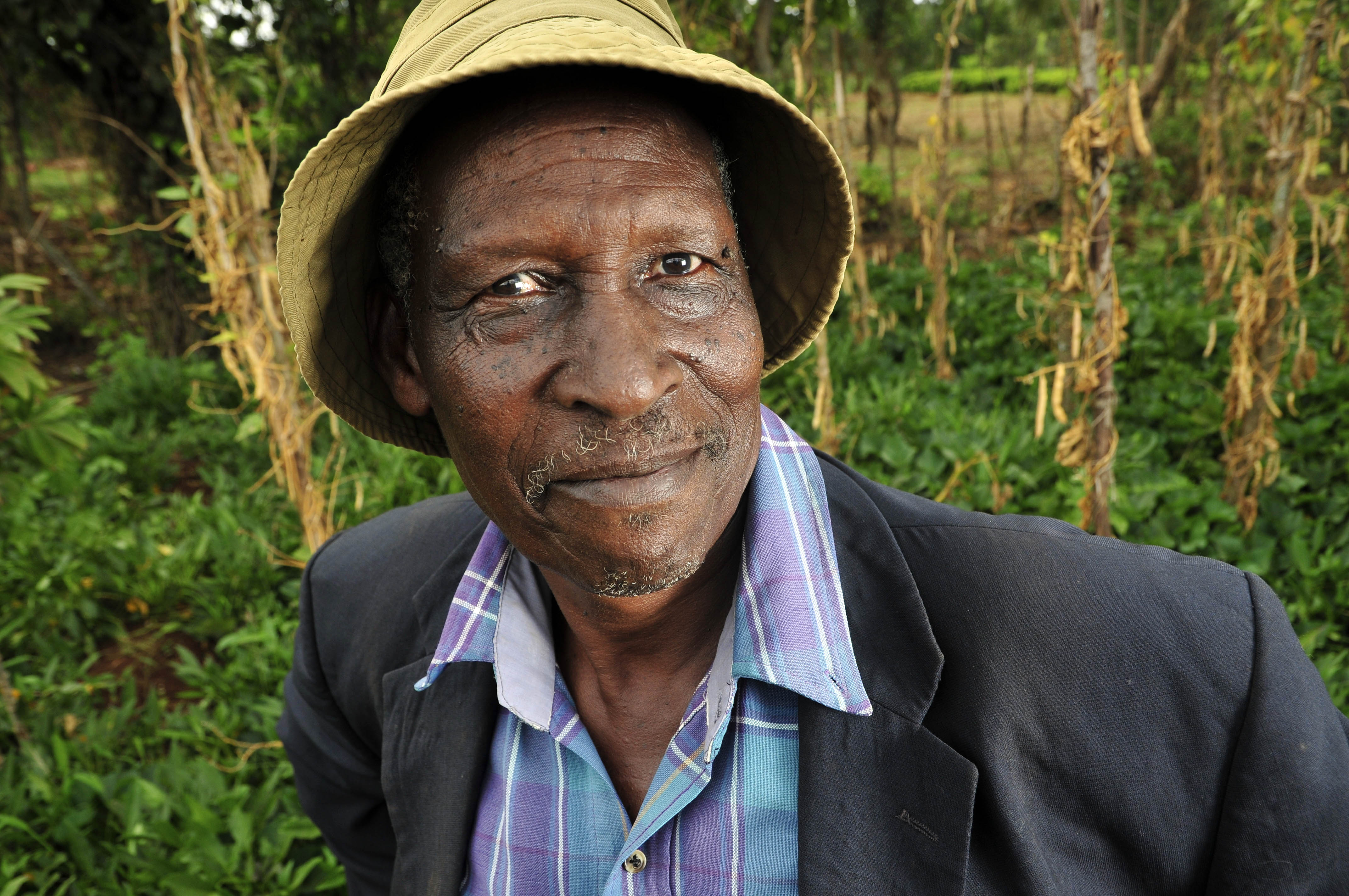 2DU Kenya36 (5366729745)