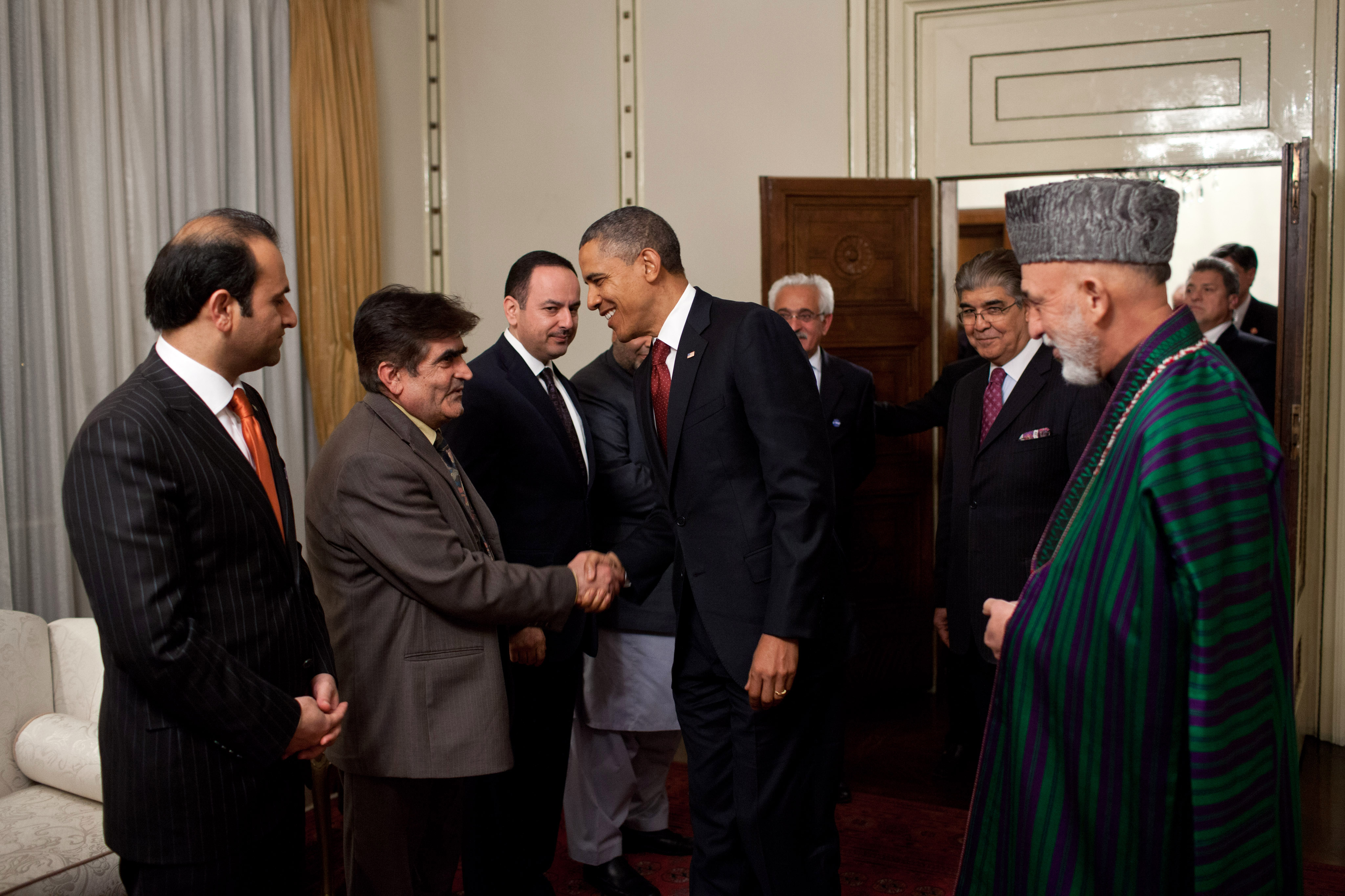 Afghan delegation greets Barack Obama in Kabul 2012