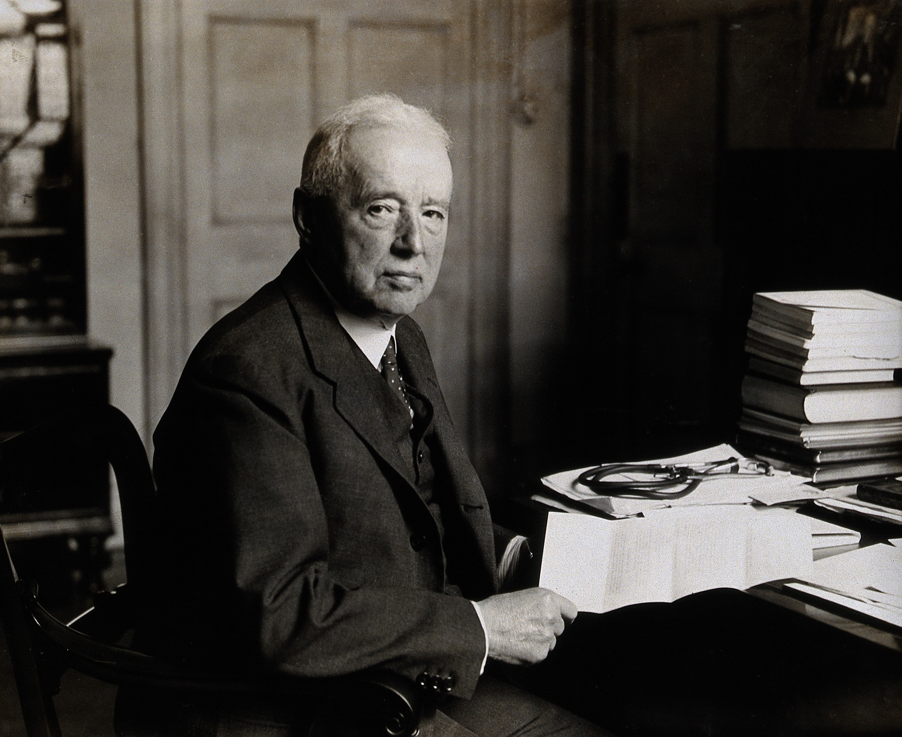 Alfred George Barrs. Photograph. Wellcome V0026003