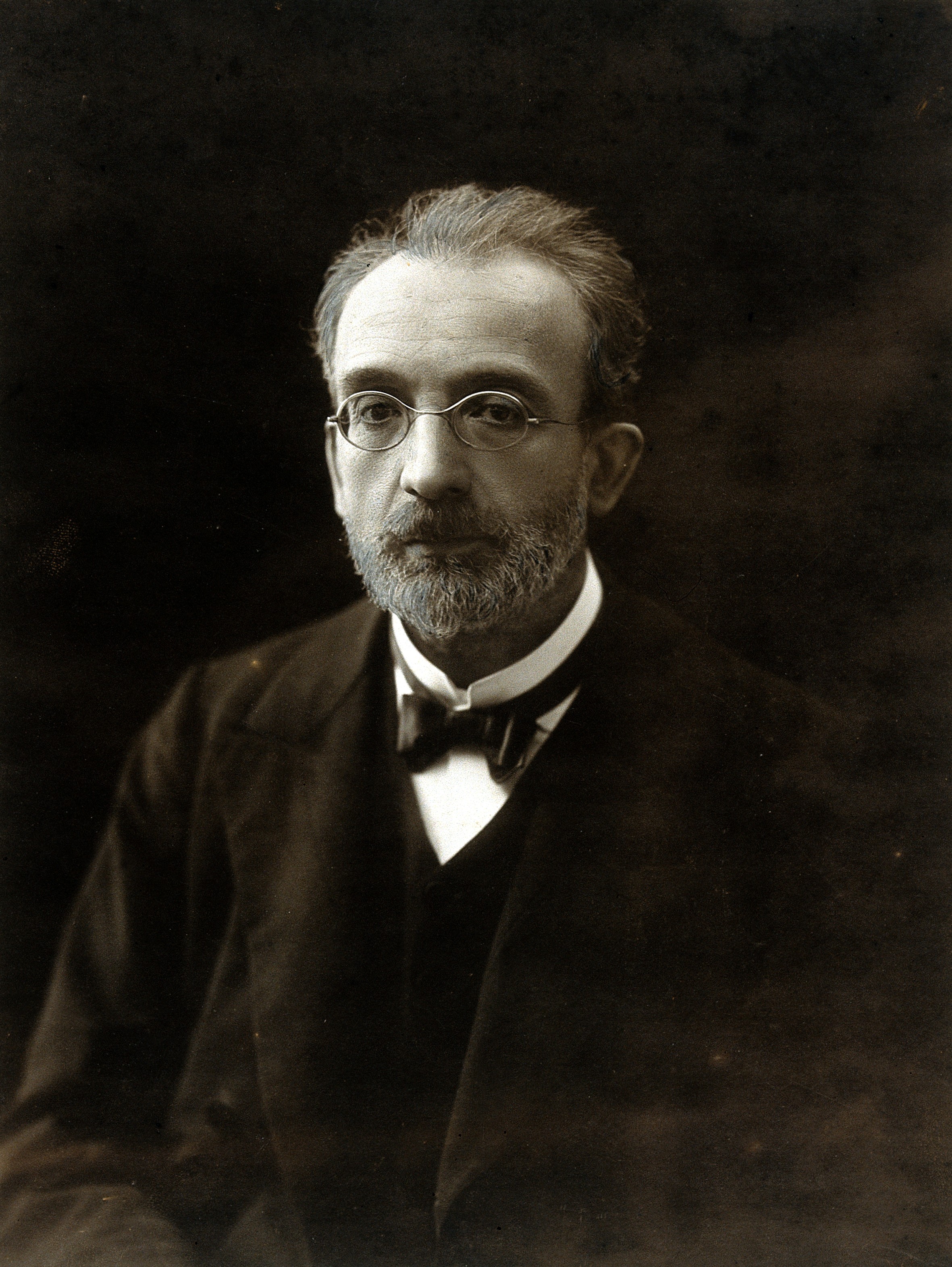 An unidentified man. Photograph by Eugène Pirou. Wellcome V0027381