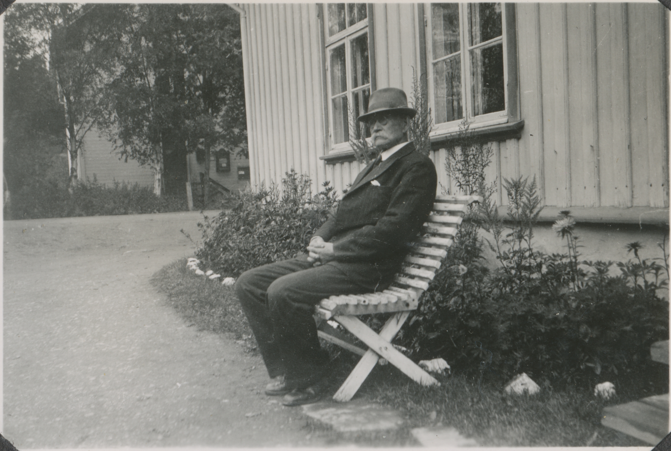 Anton Naavik (1944) (16695111043)