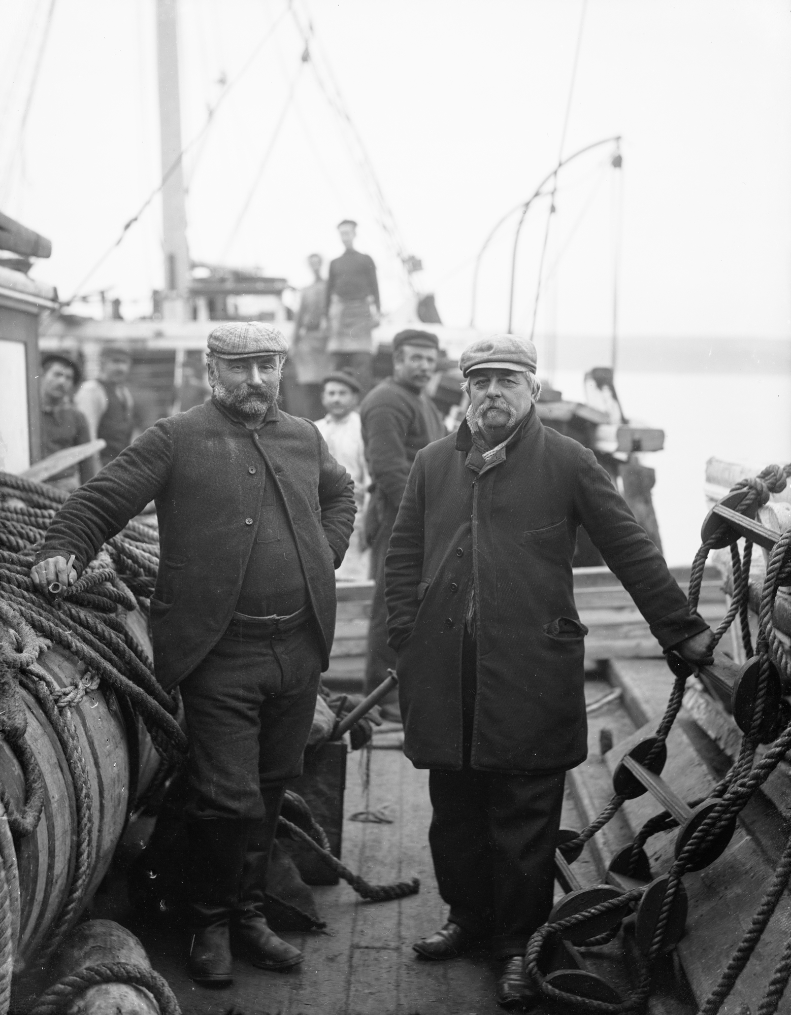 Captain and First Mate of The Hansa (8660291376)