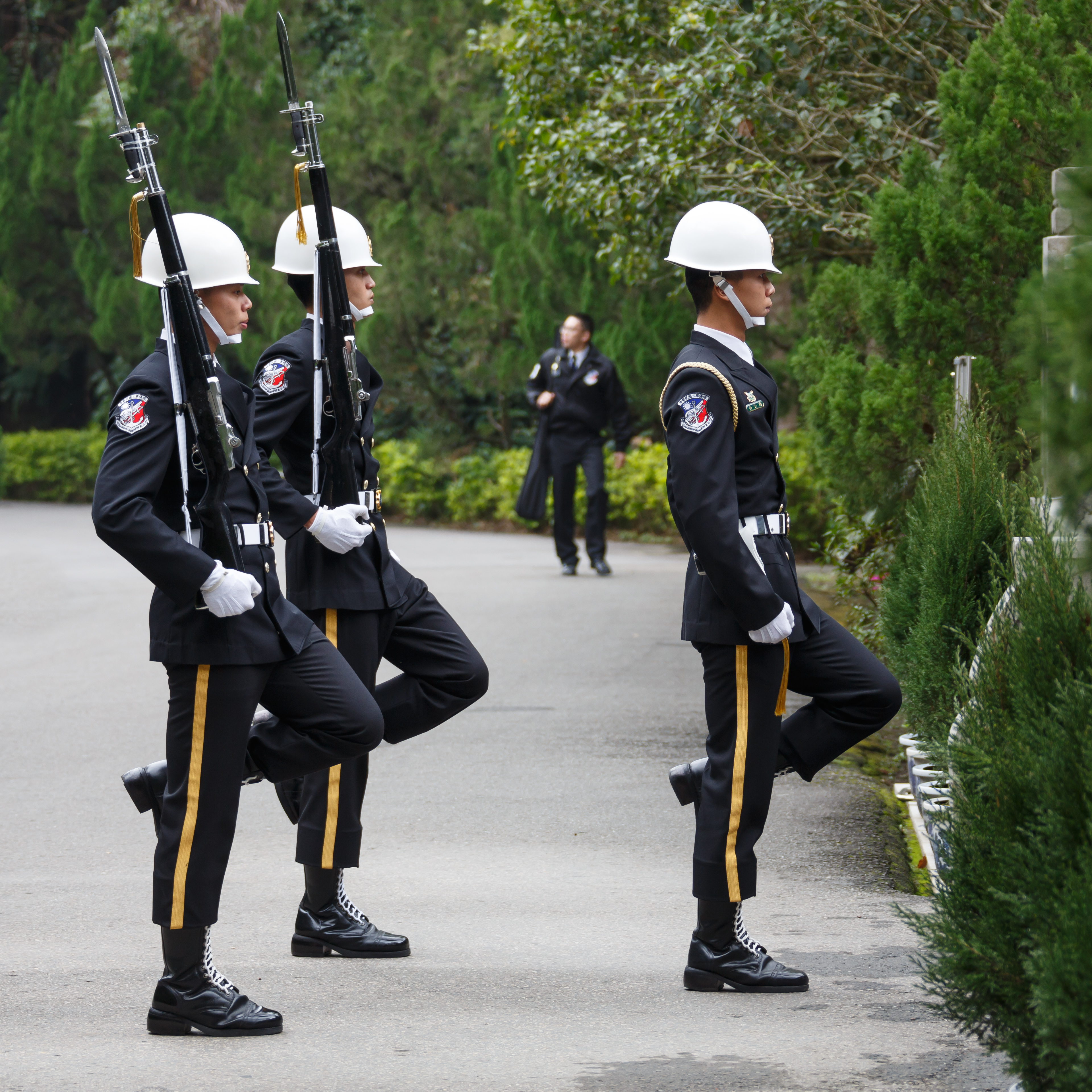Cih-hu Taiwan Guard-of-Honor-at-Chiang-Kai-shek-Mausoleum-01