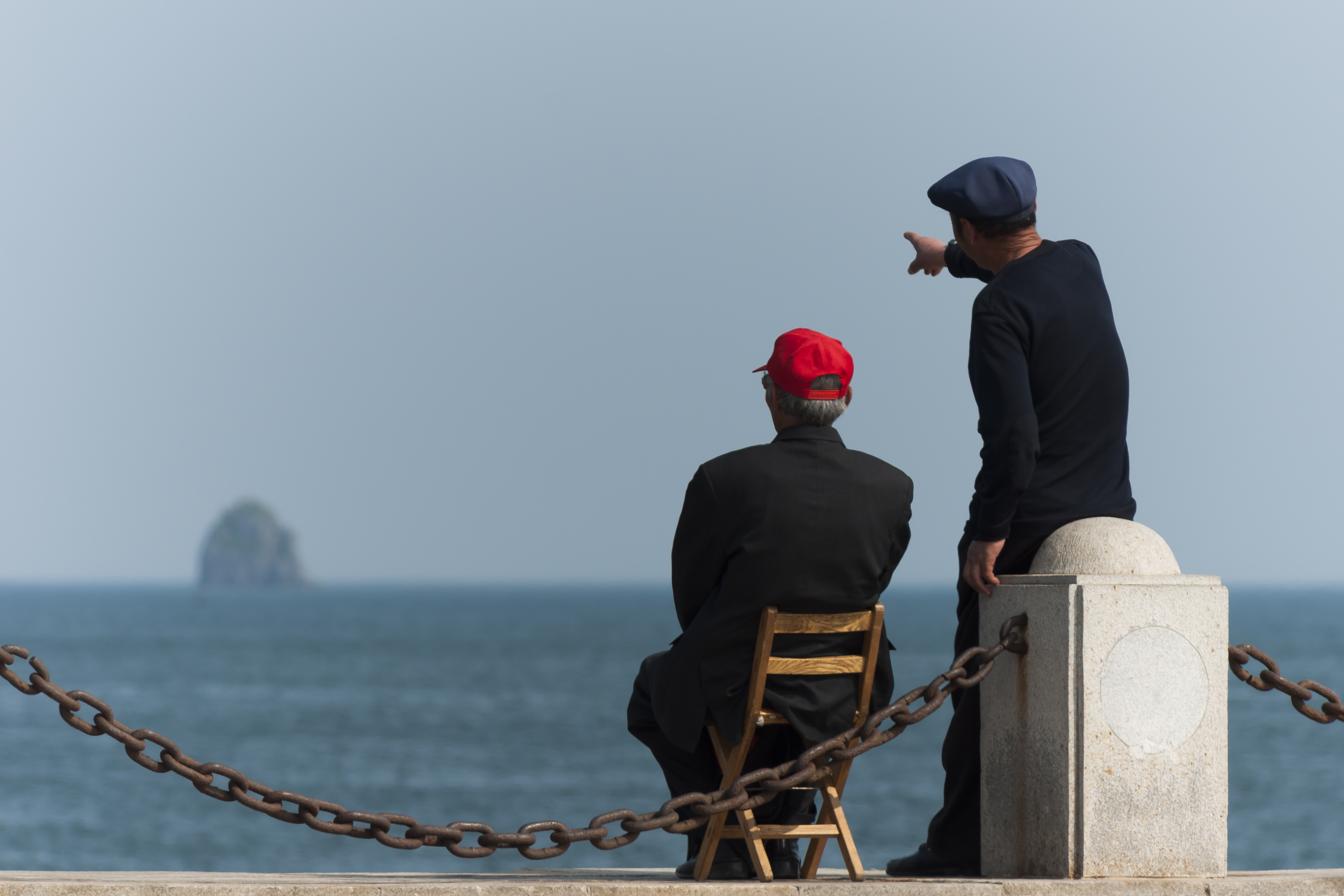 Dalian Liaoning China Two-Chinese-at-Xinghai-Bay-01a