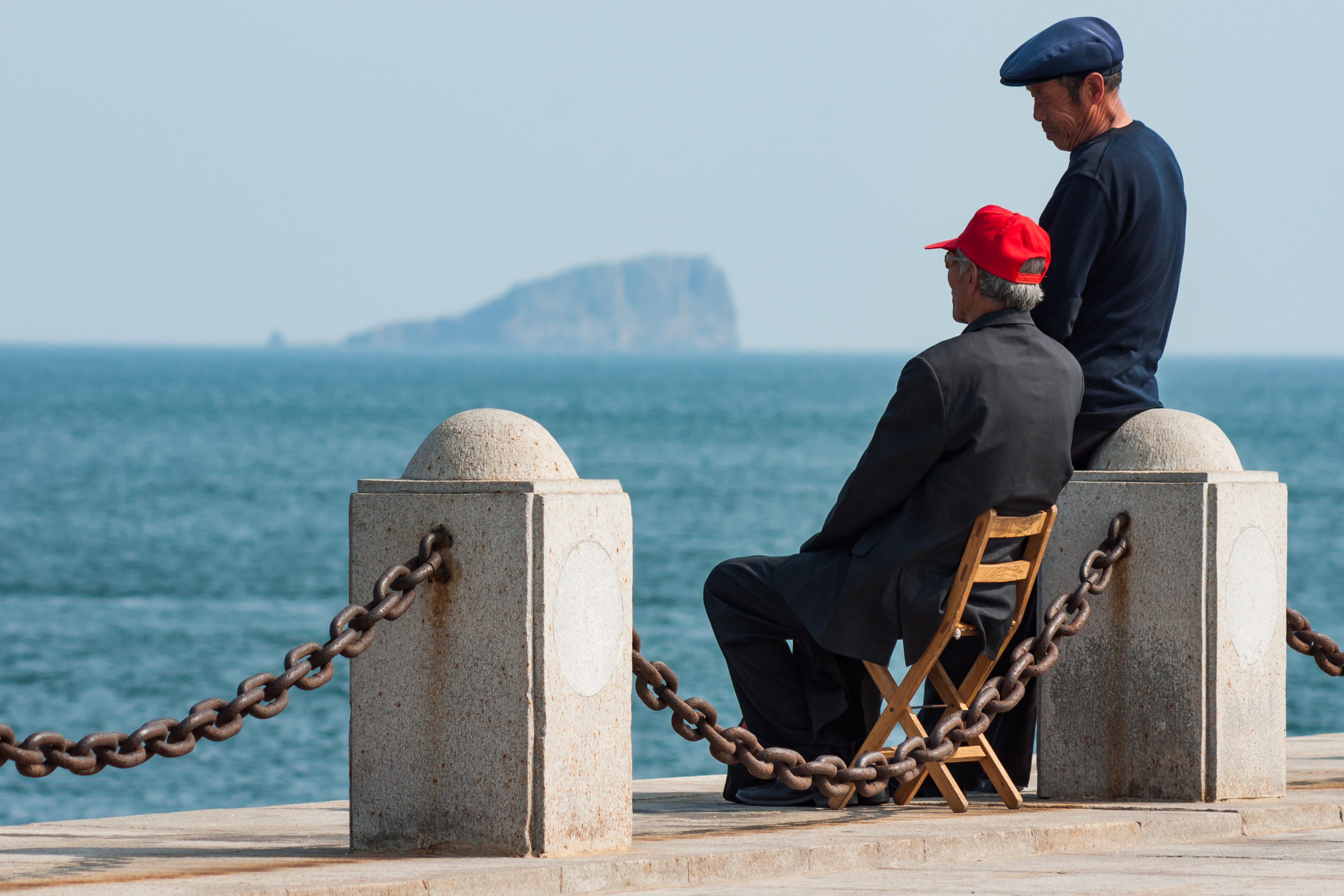 Dalian Liaoning China Two-Chinese-at-Xinghai-Bay-02
