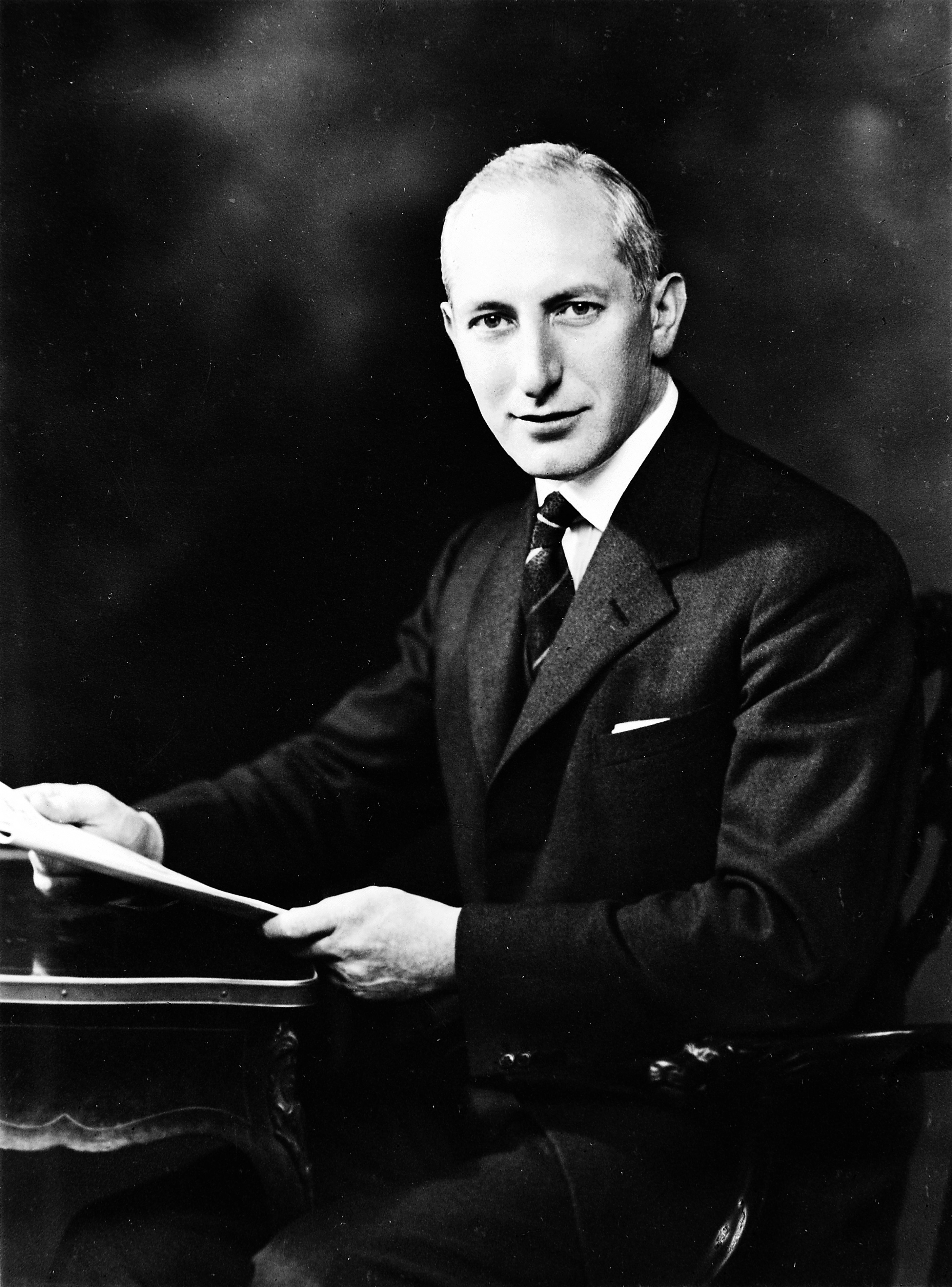 Edgar Ashworth Underwood. Photograph. Wellcome M0010243
