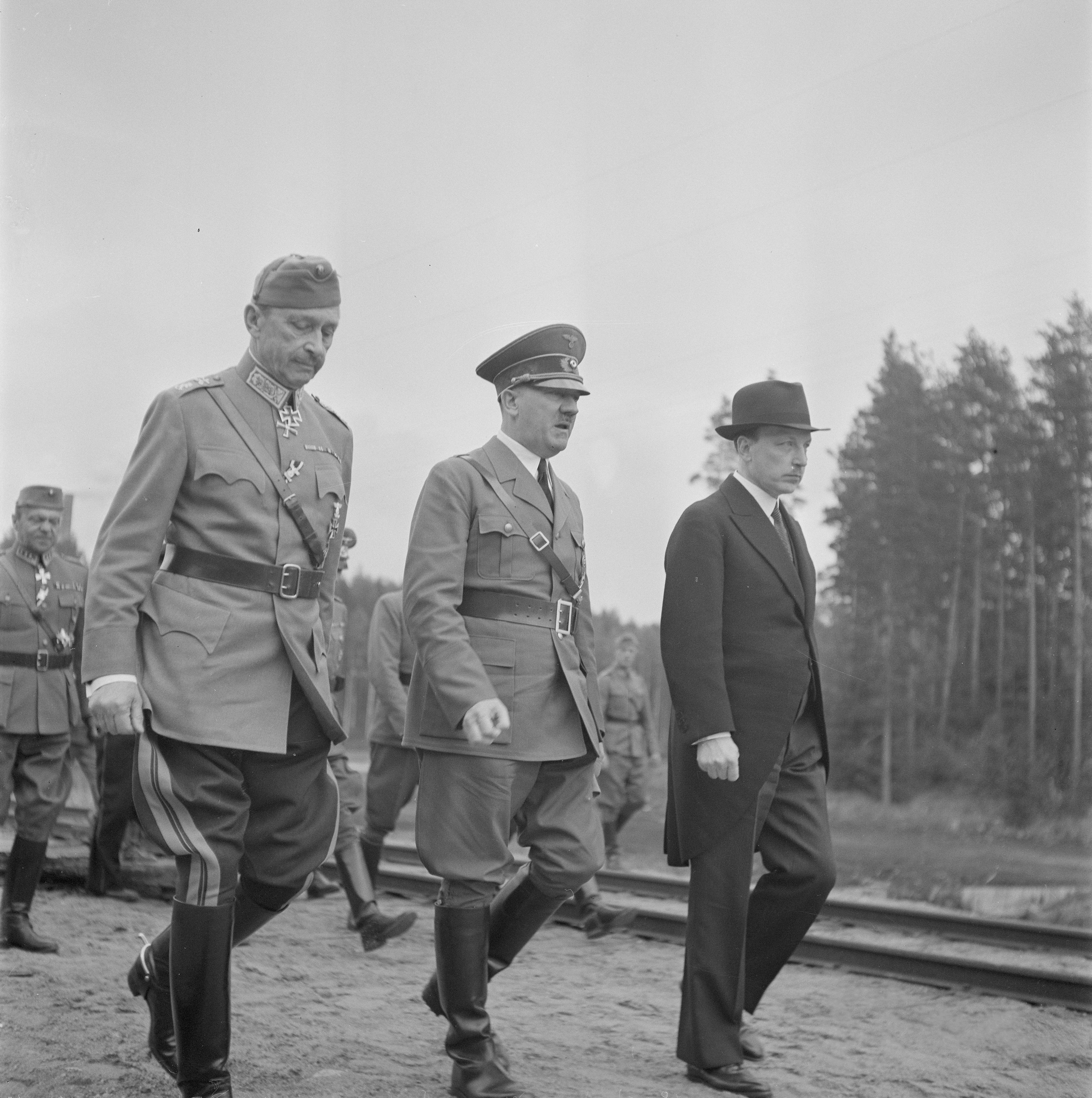 Hitler visit Finland 1942