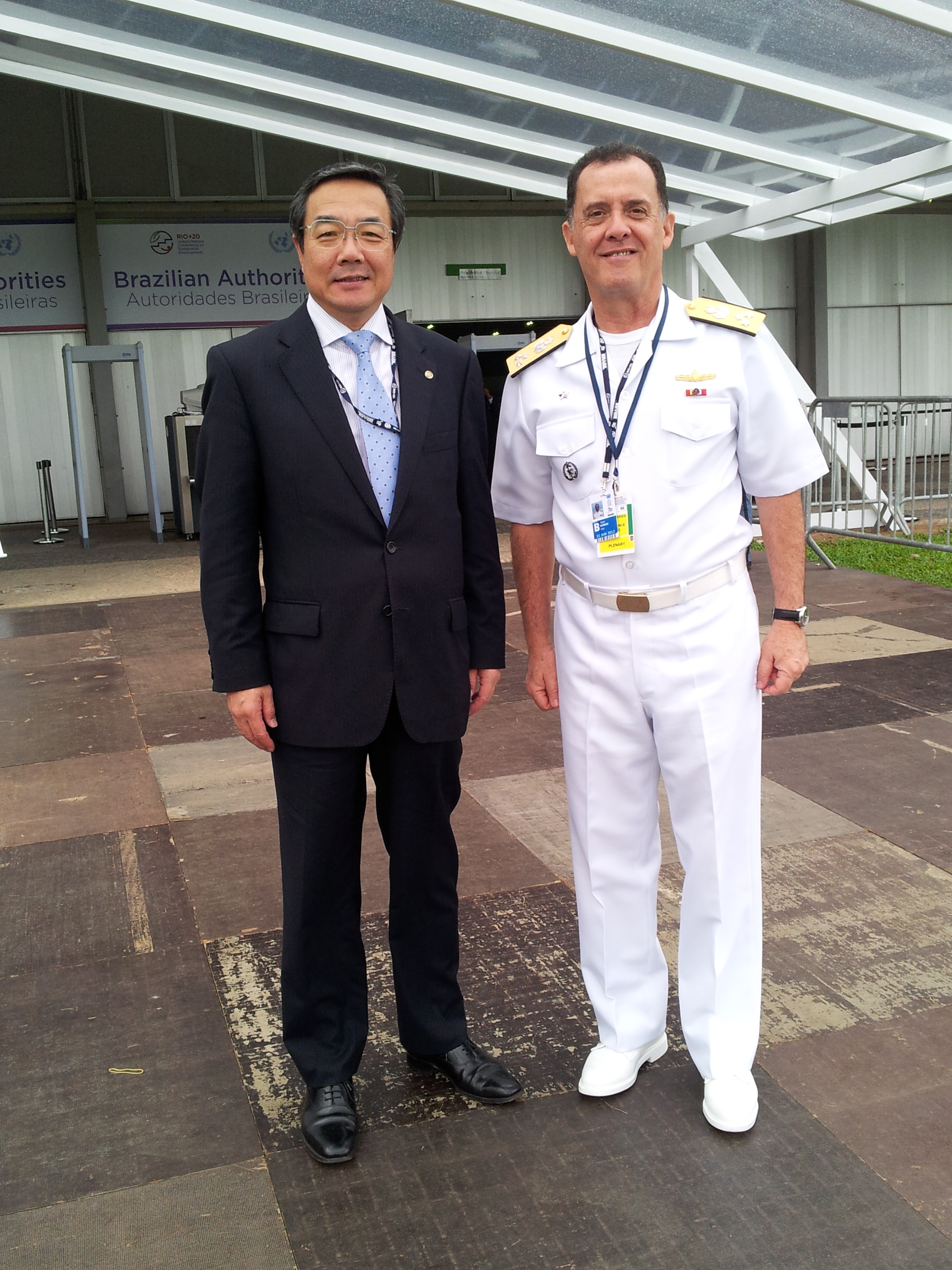 IMO Secretary-General (left) with Vice Admiral IIques Barbosa