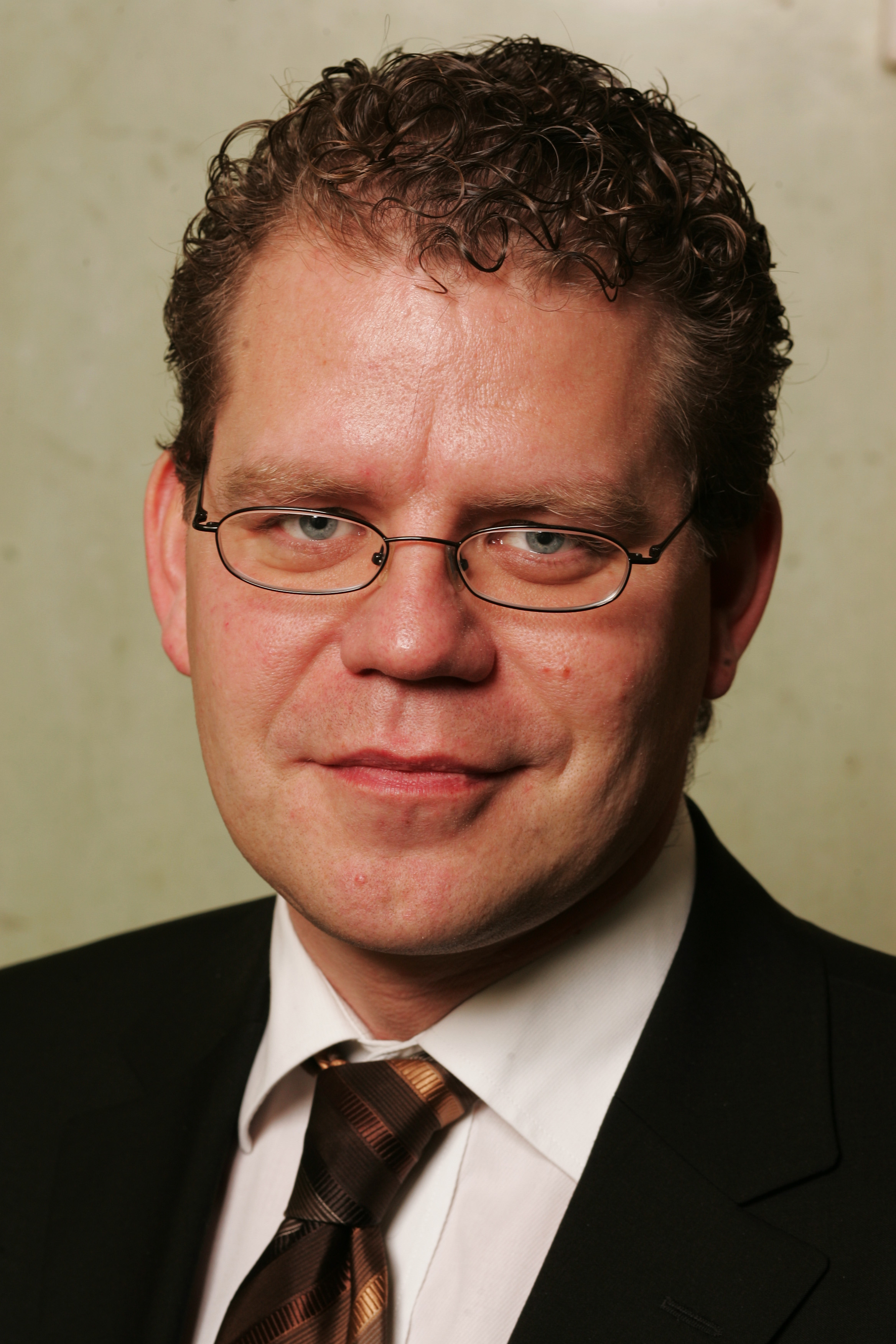 Islands socialminister, Arni Magnusson