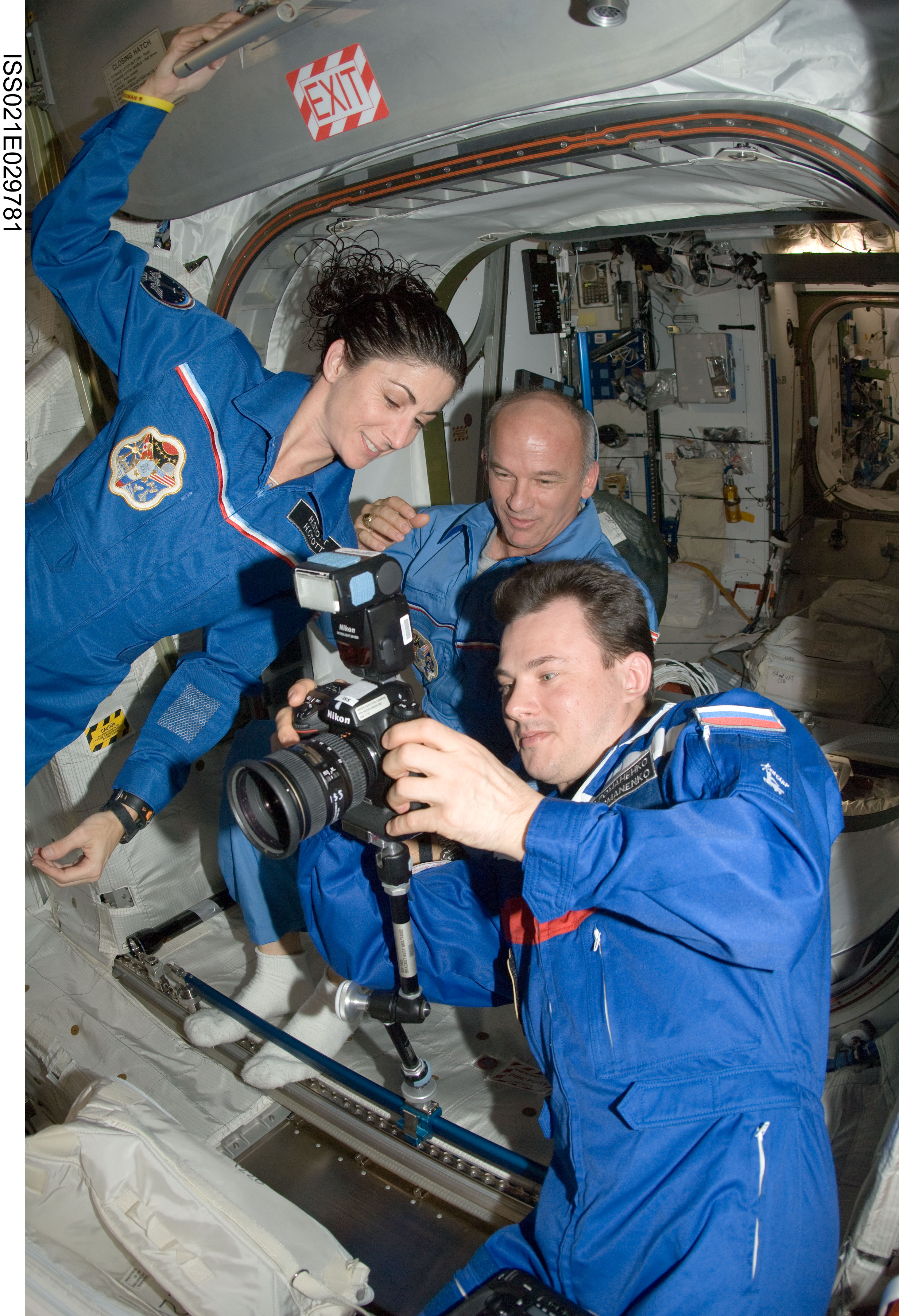Iss021e029781