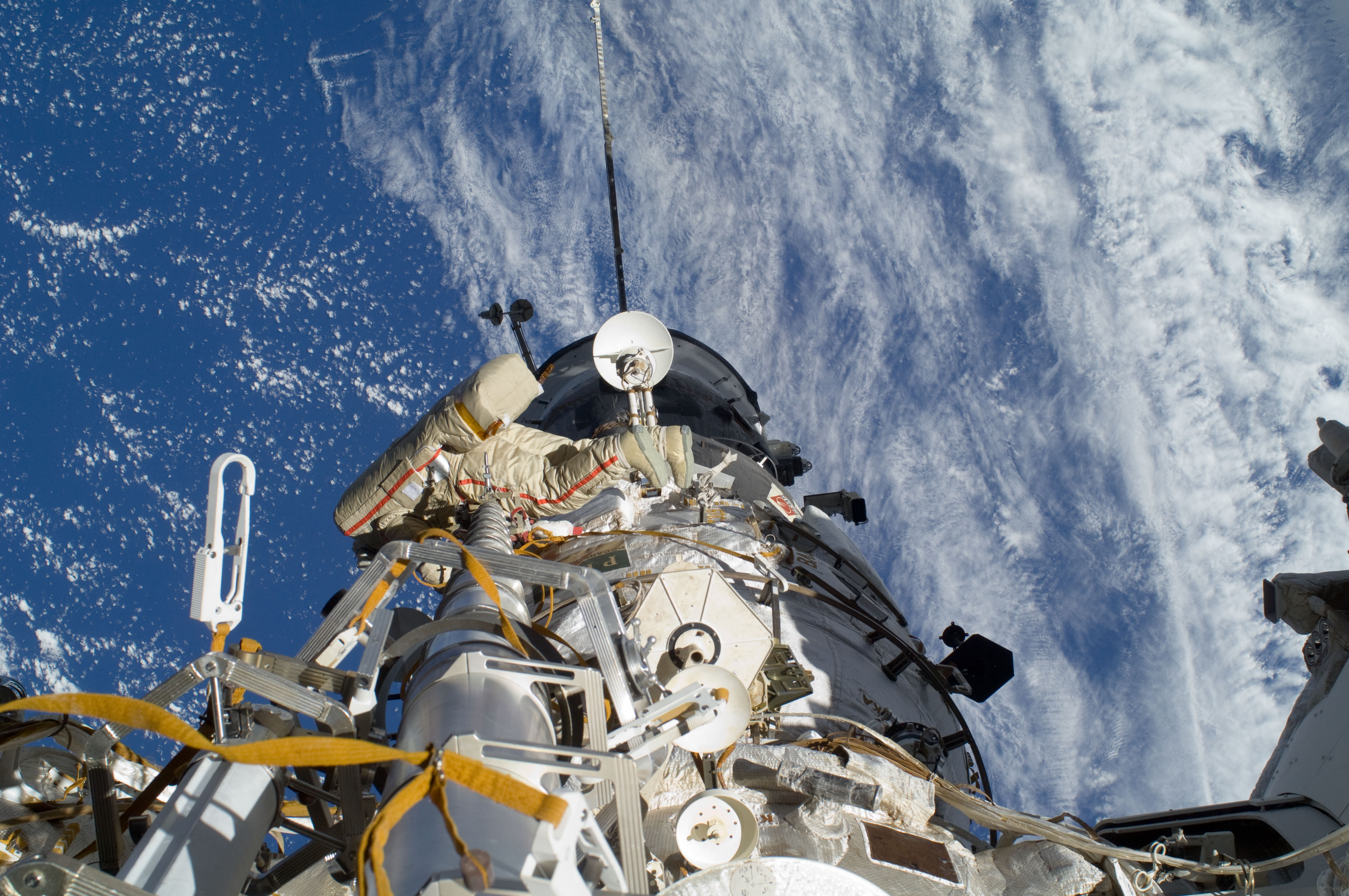 ISS-32 Russian EVA13