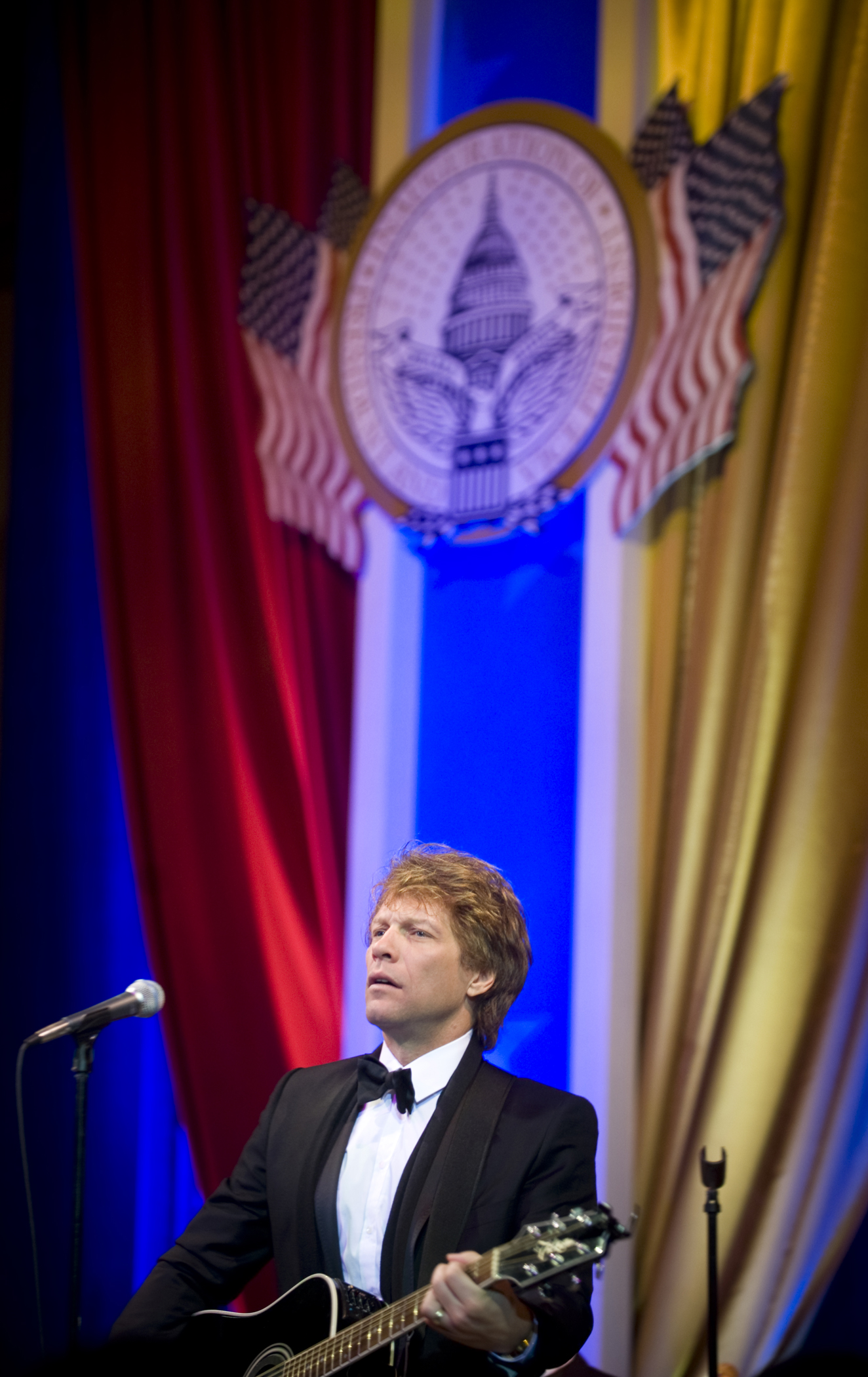 Jon Bon Jovi at CinC's Ball 1-20-09 hires 090120-N-0696M-802