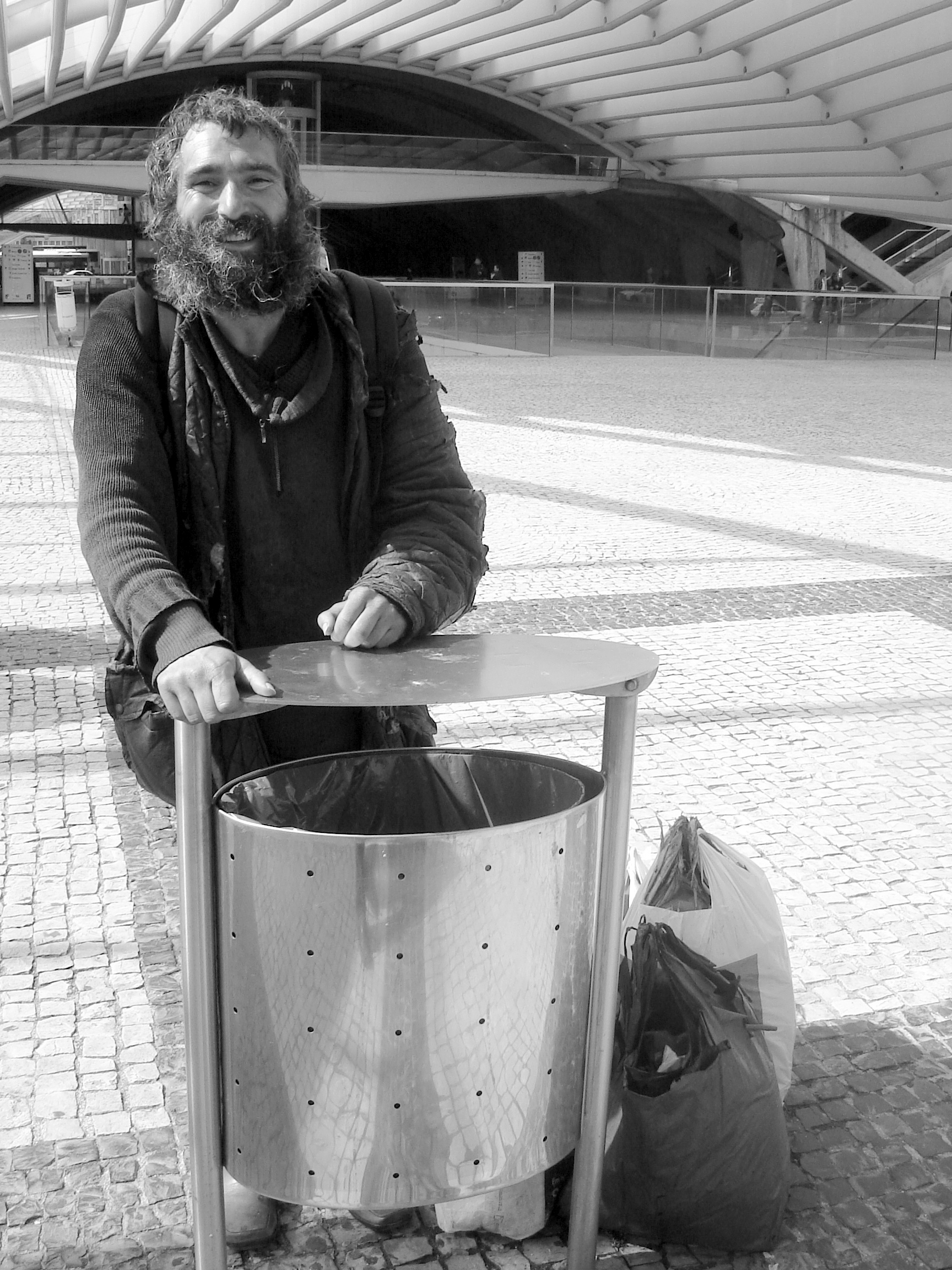 Mendigo na Gare do Oriente