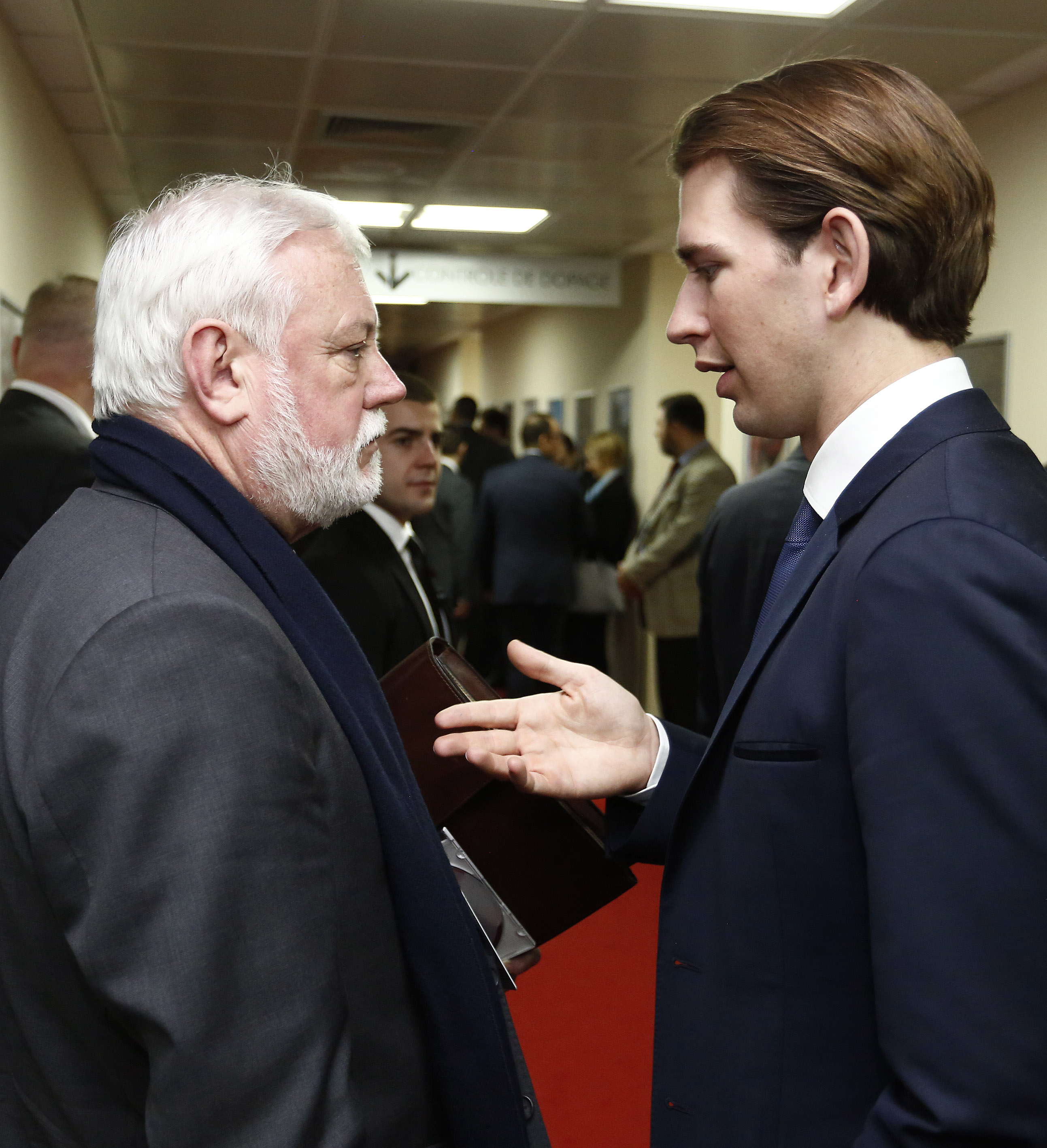 Paul Gallagher Sebastian Kurz Belgrad Dec 2015 (22887359464)