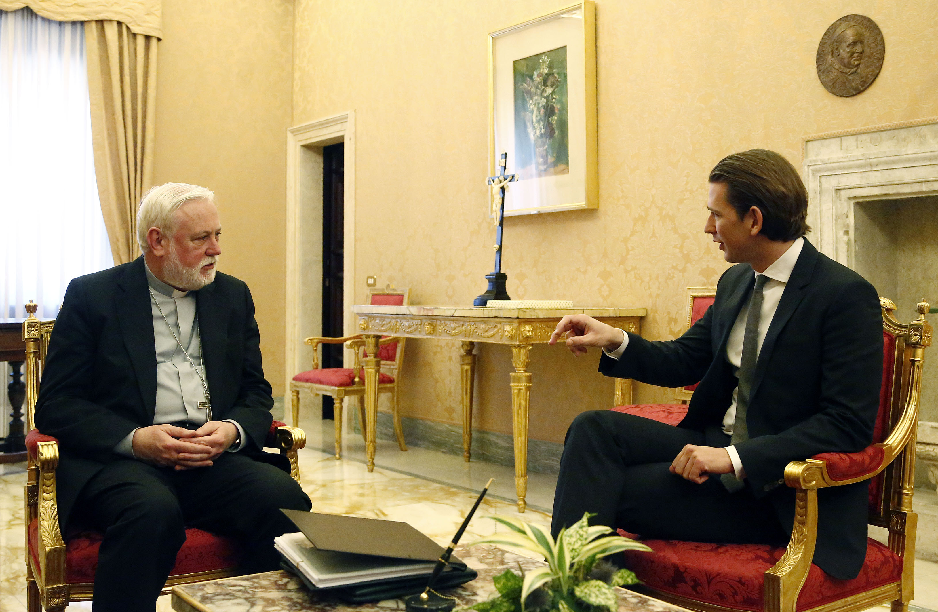 Paul Richard Gallagher Sebastian Kurz April 2015 (16454701994)