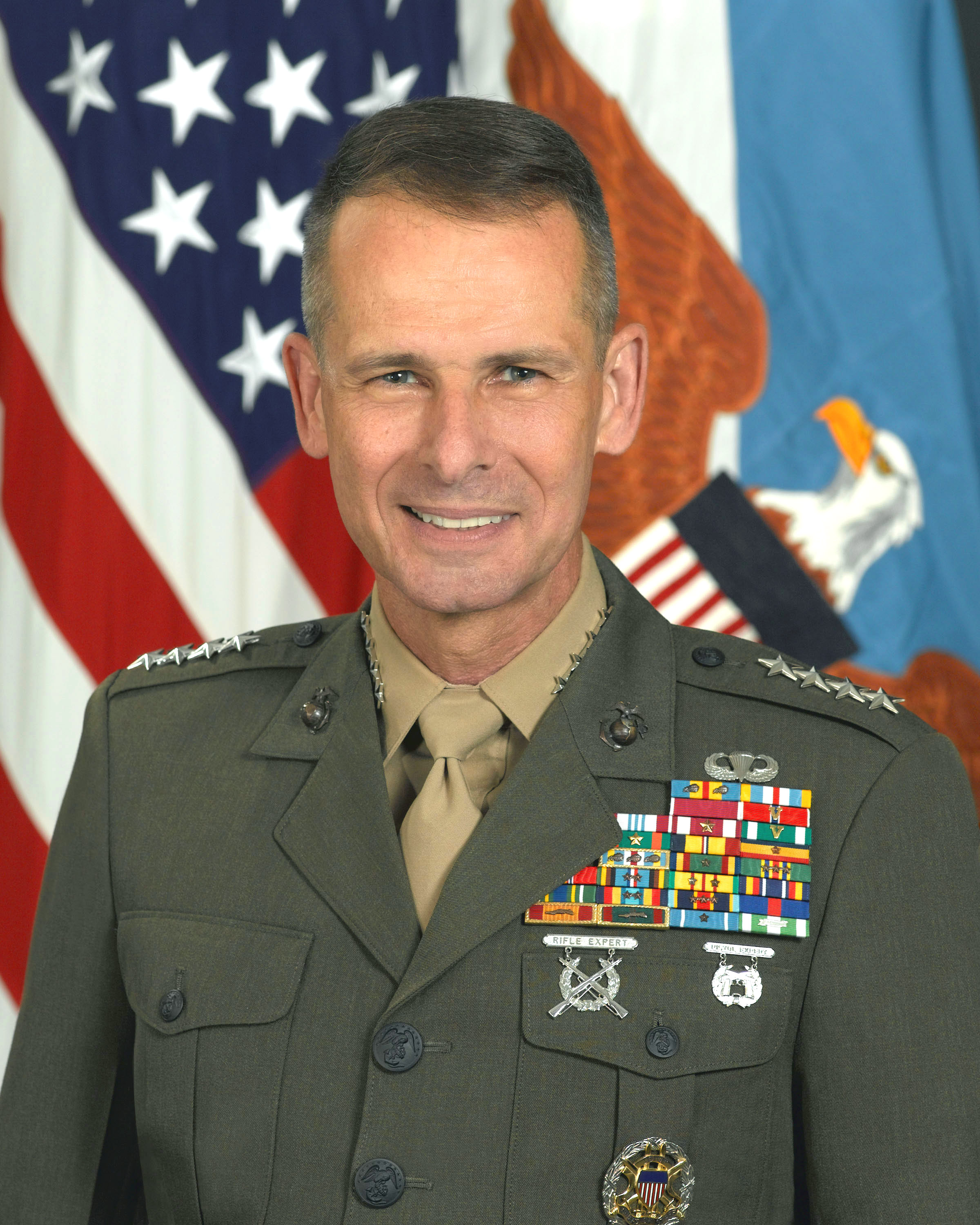 Peter Pace official portrait