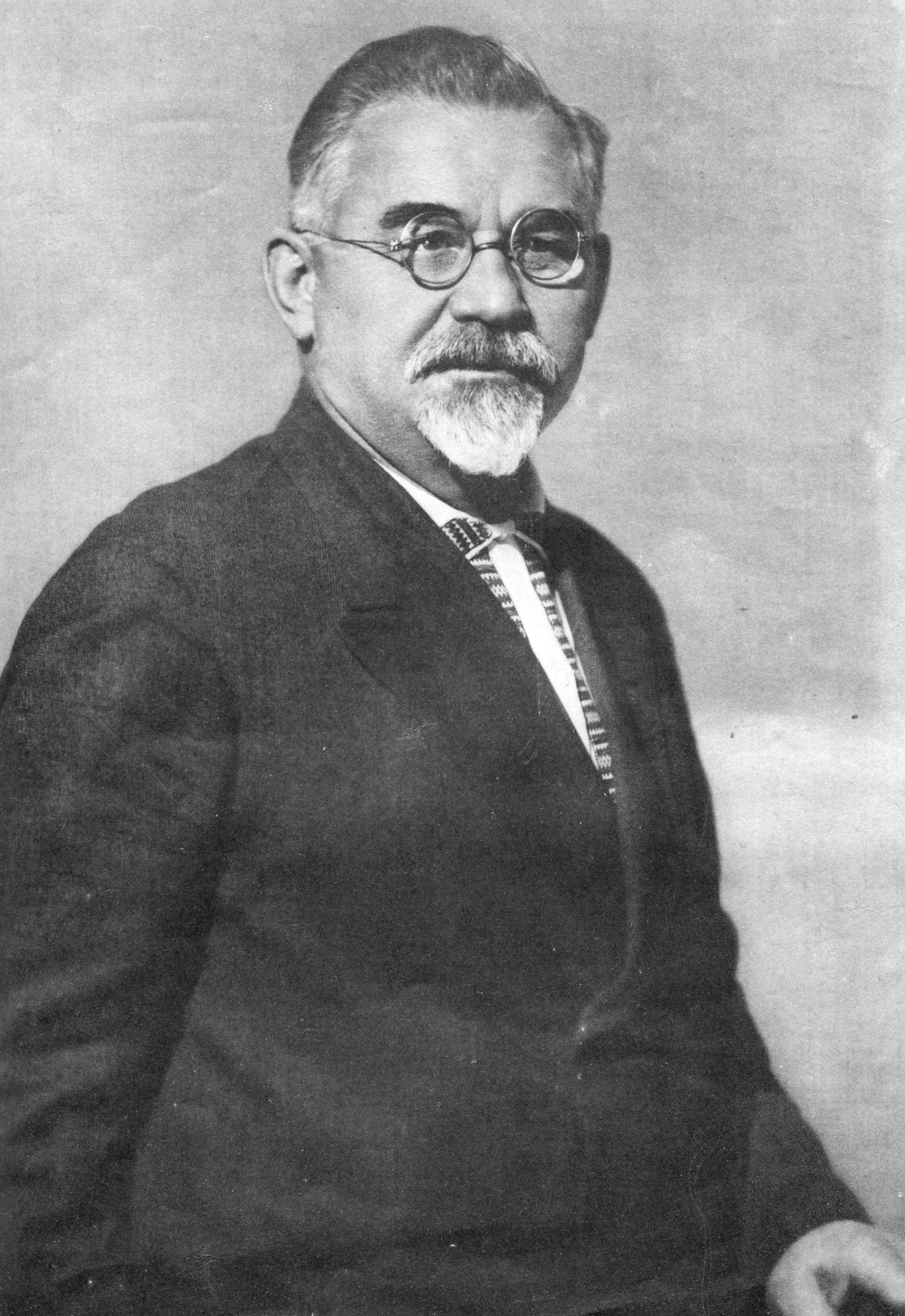 Petrovskiy GI Soc Kiev 1937 01 p10bis