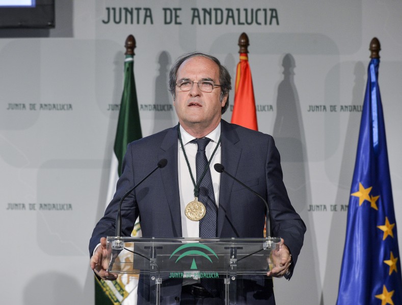 15.10.05-Discurso-Gabilondo-Premios Mérito Educación (21779426680)